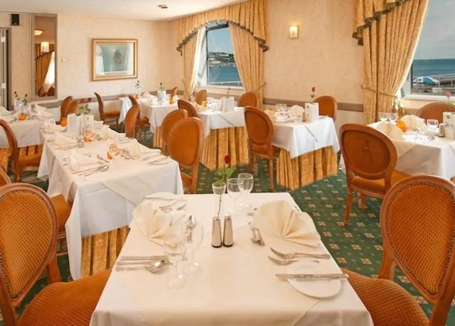 Restaurant/places to eat in Livermead Cliff Hotel