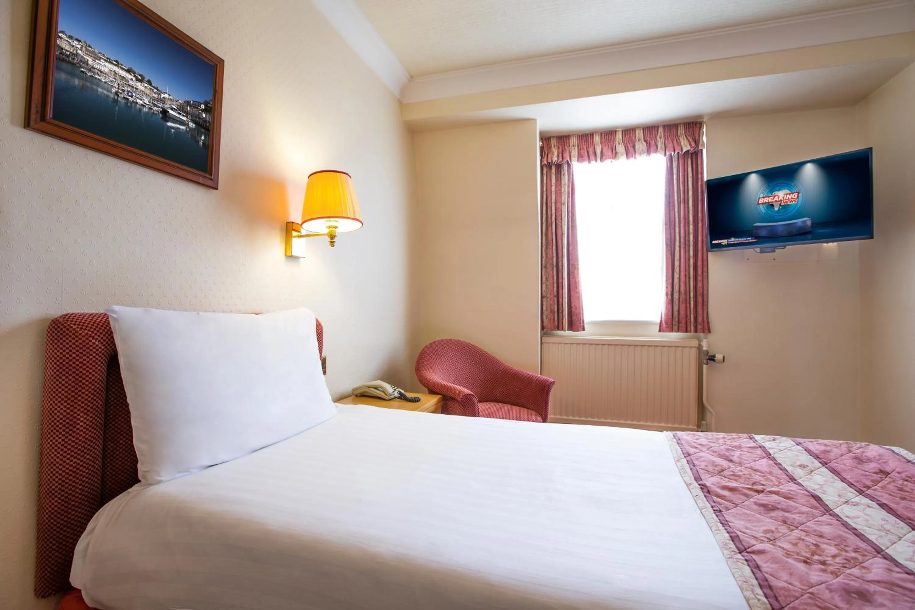 Bed in Livermead Cliff Hotel