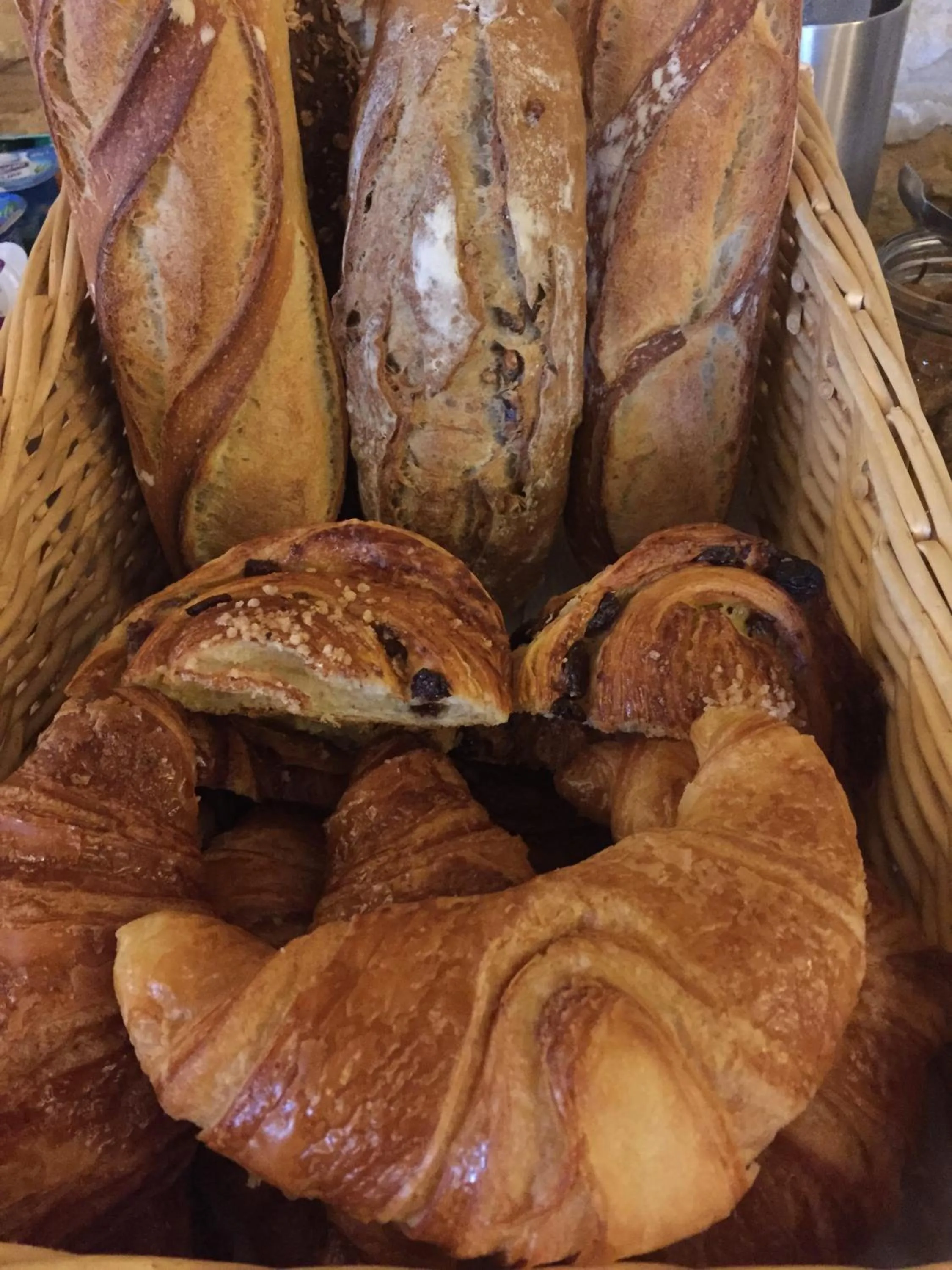 Continental breakfast in Le Chevrefeuille chambres d'hotes et gîtes de charme