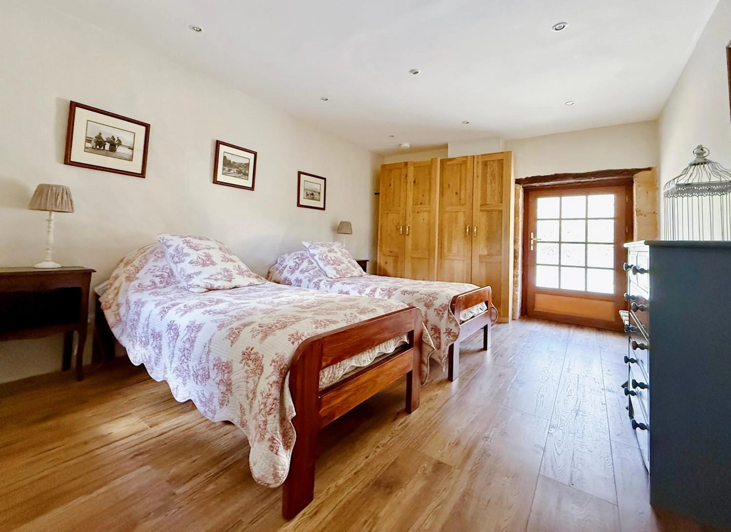 Bed in Le Chevrefeuille chambres d'hotes et gîtes de charme
