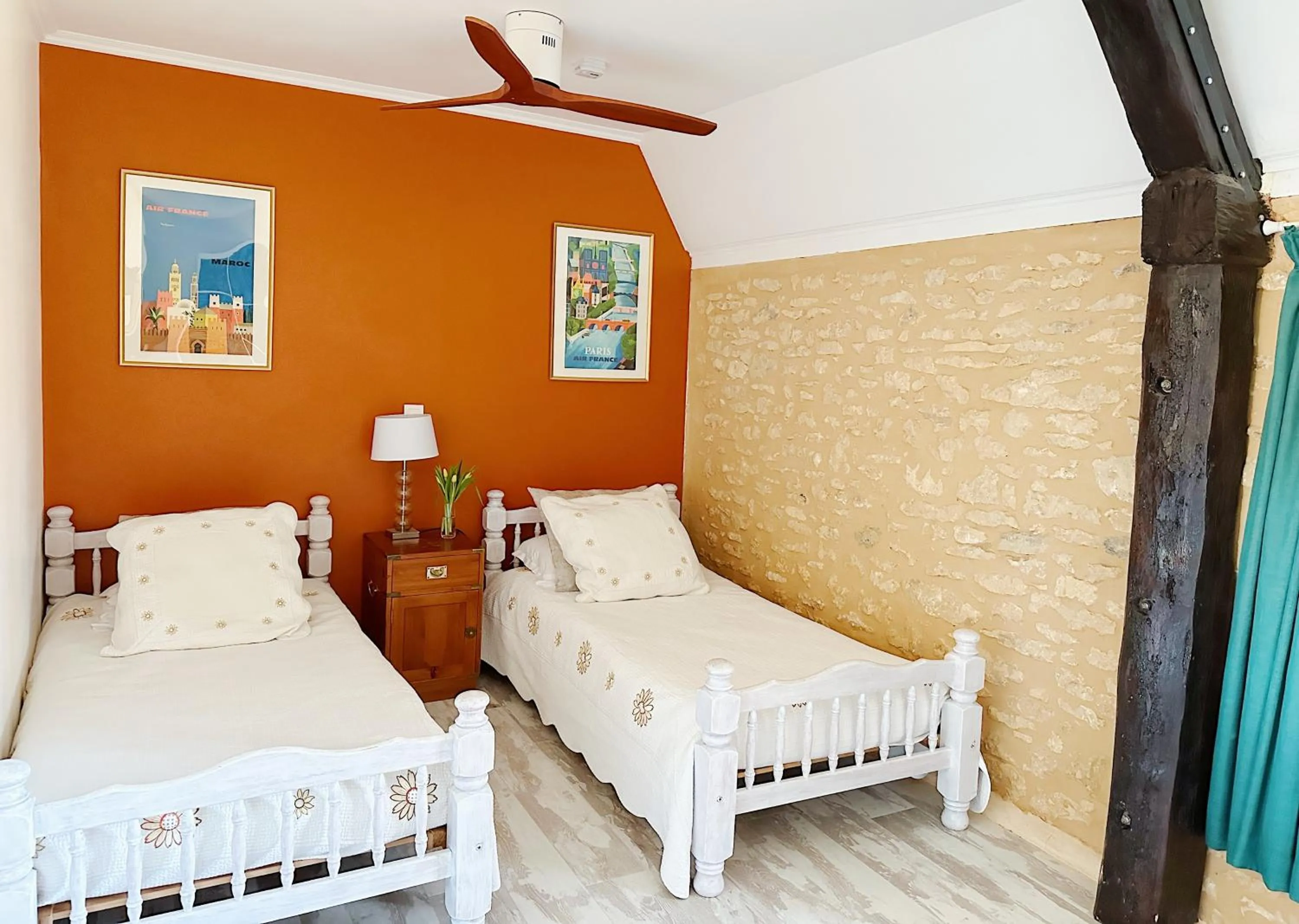 Bed in Le Chevrefeuille chambres d'hotes et gîtes de charme