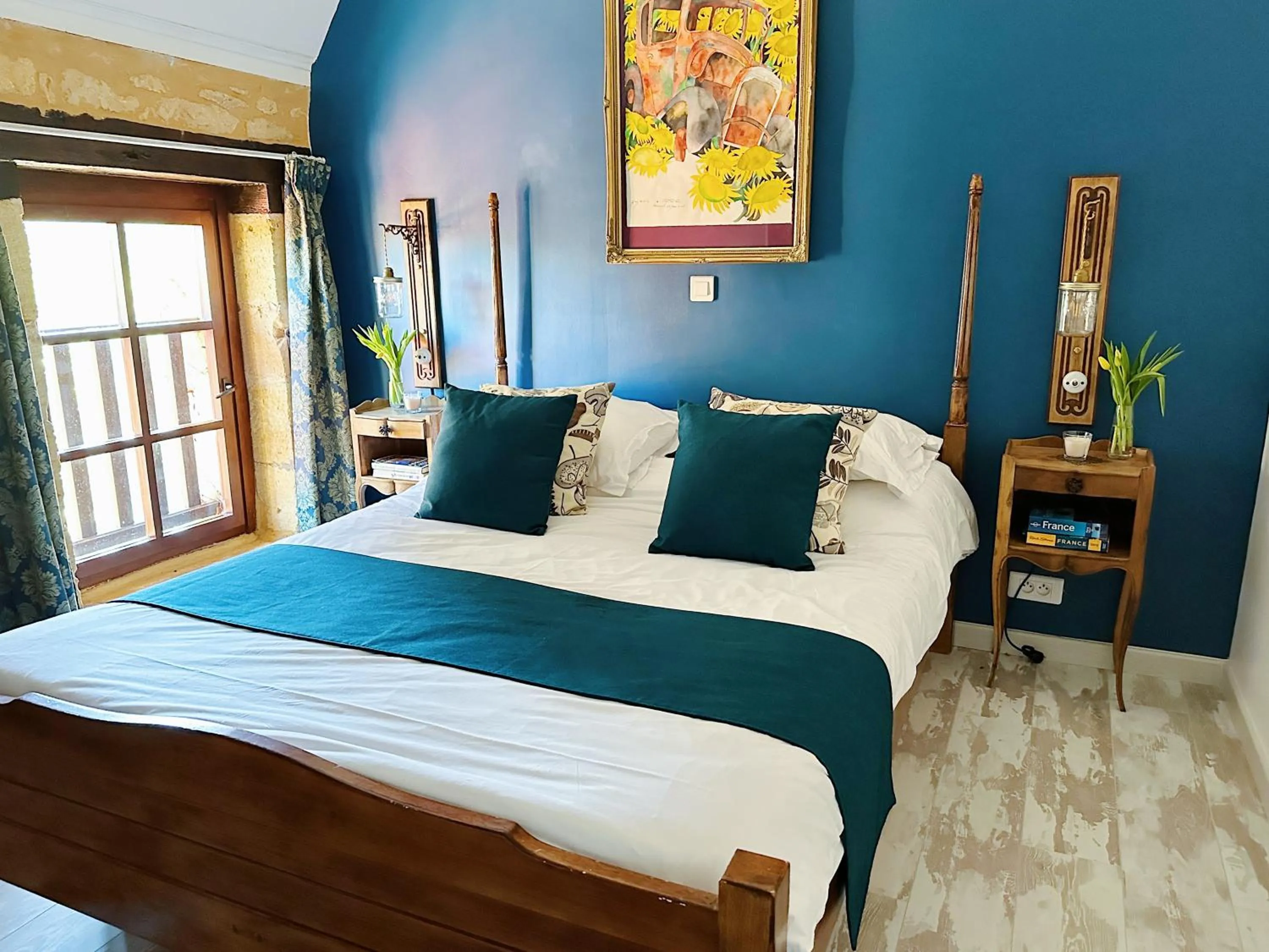 Bed in Le Chevrefeuille chambres d'hotes et gîtes de charme