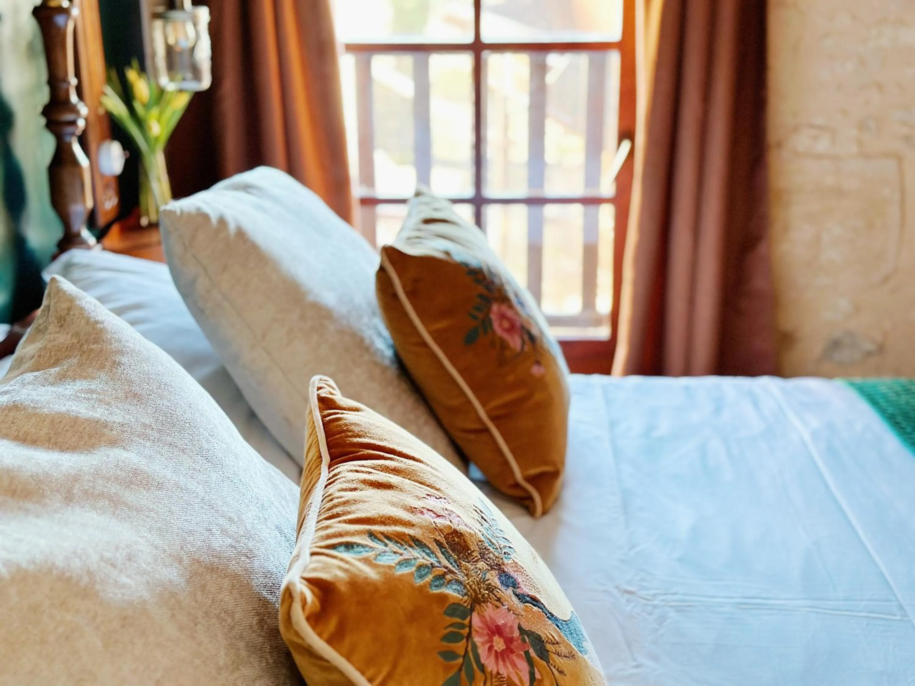 Bed in Le Chevrefeuille chambres d'hotes et gîtes de charme