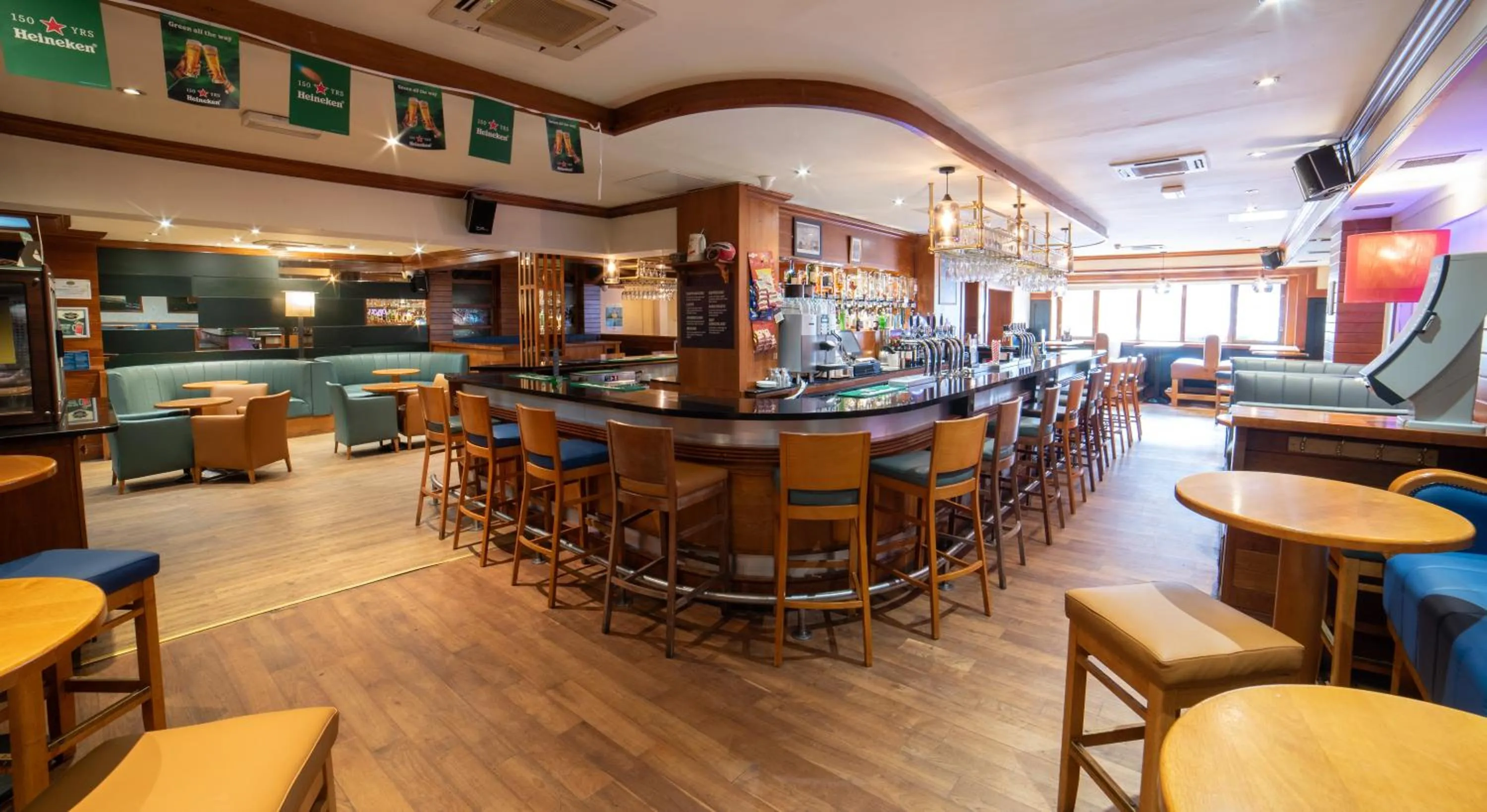 Restaurant/places to eat in Hibernian Hotel & Leisure Centre