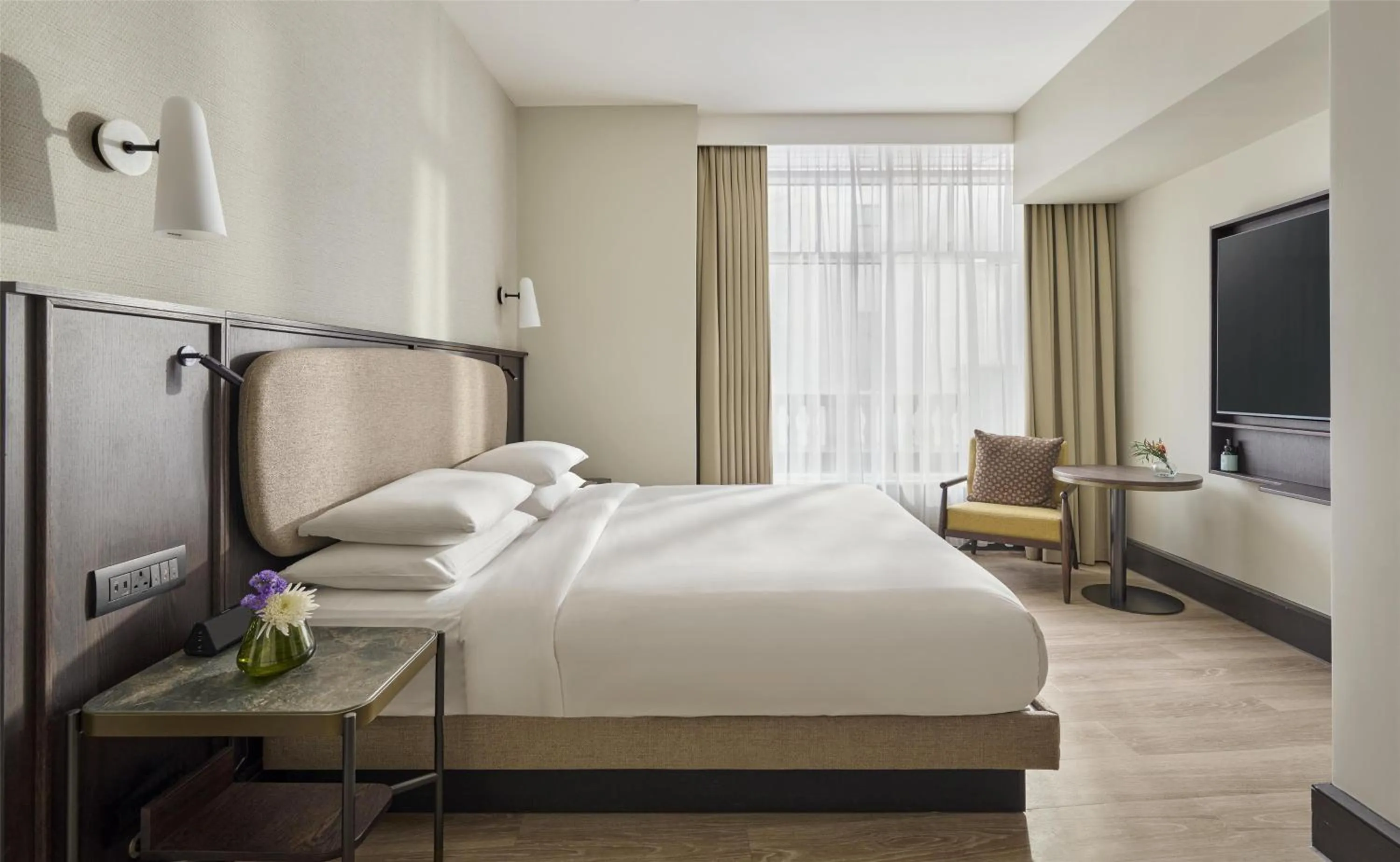 Bed in Hyatt Regency London Blackfriars