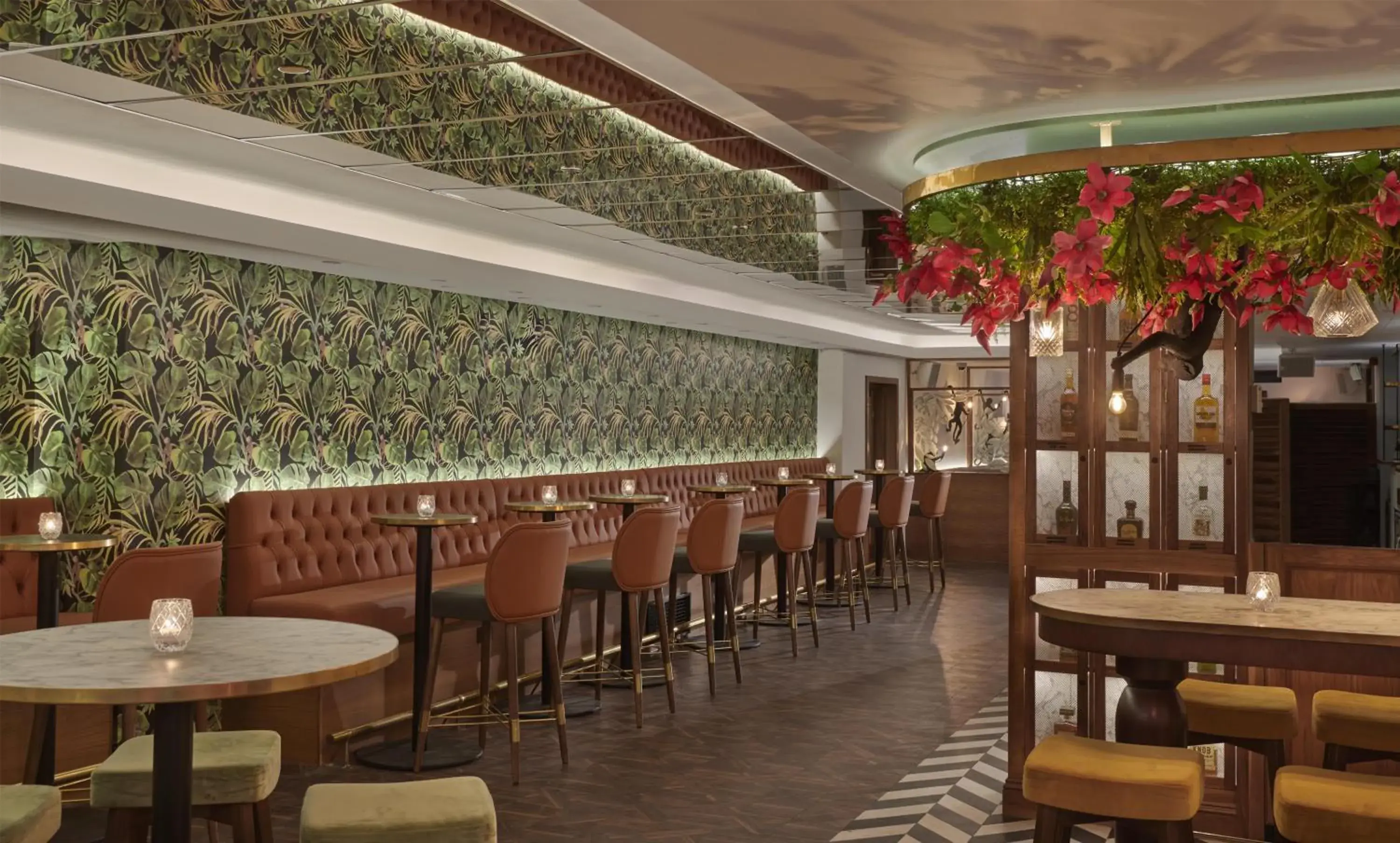 Lounge or bar in Hyatt Regency London Blackfriars Lounge or bar in Hyatt Regency London Blackfriars