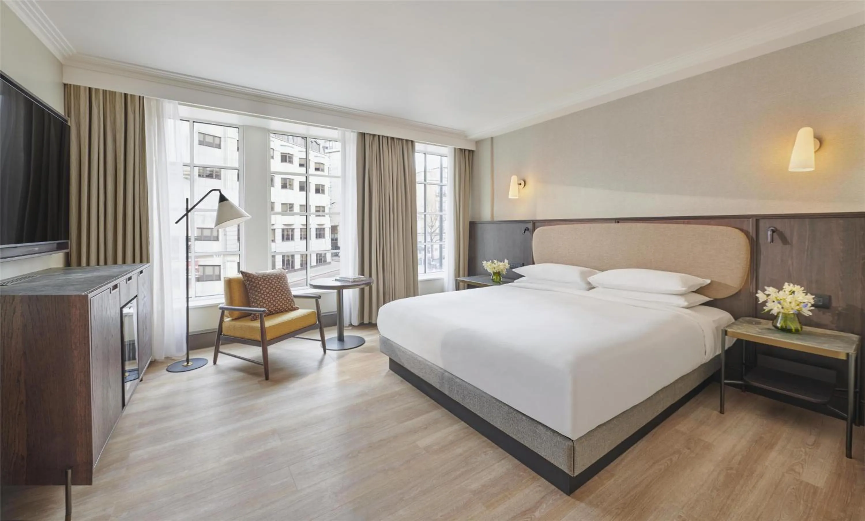 Bed in Hyatt Regency London Blackfriars