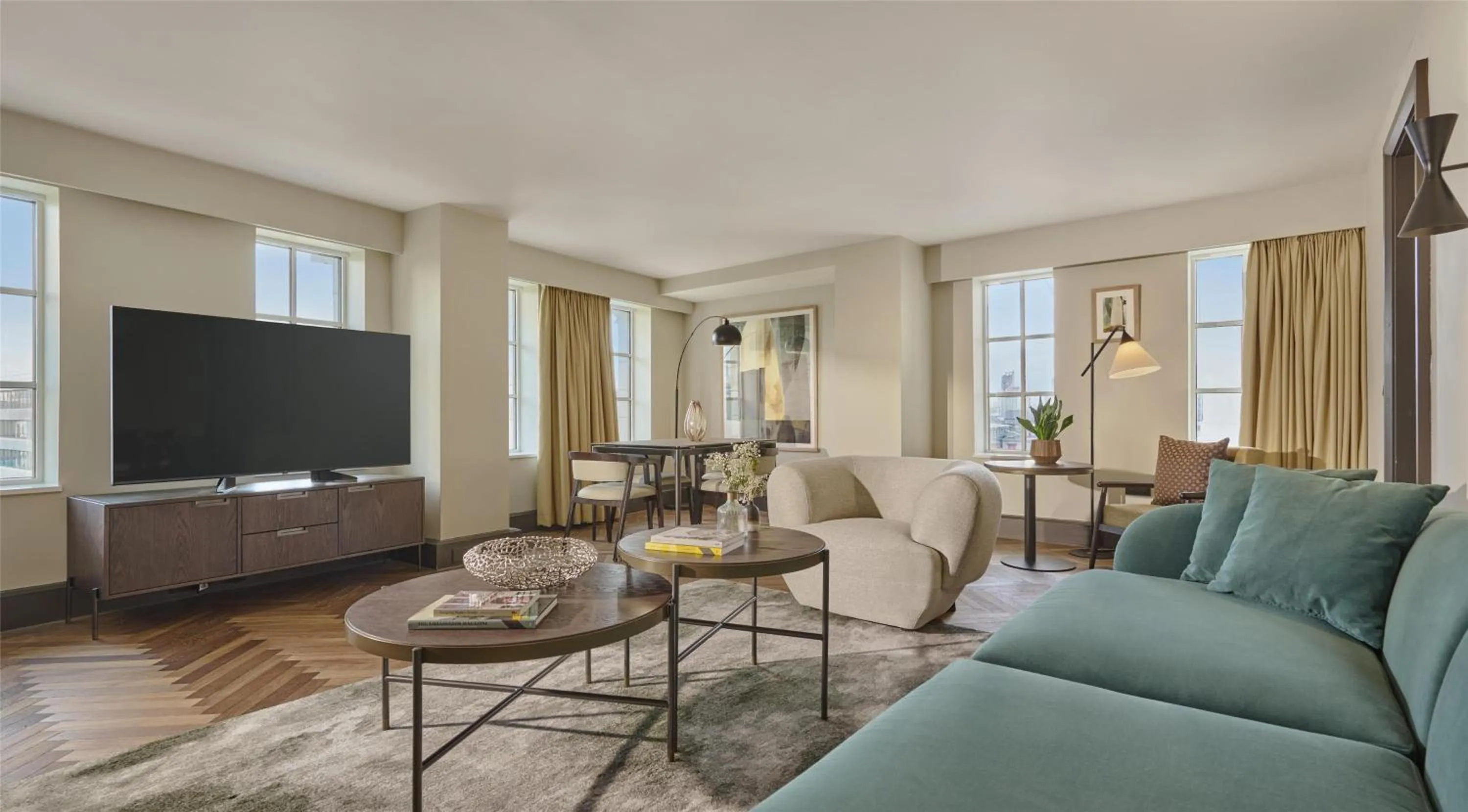 Communal lounge/ TV room in Hyatt Regency London Blackfriars