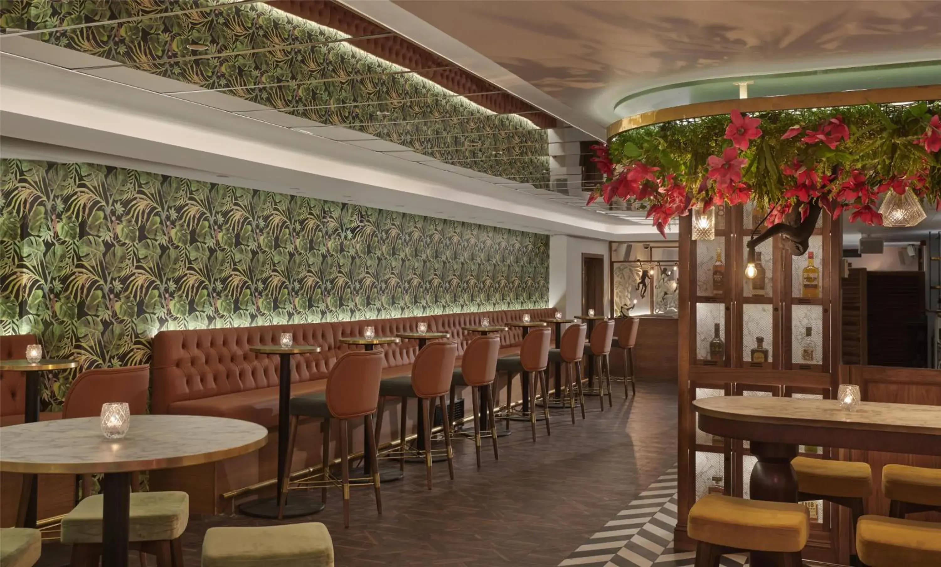 Lounge or bar in Hyatt Regency London Blackfriars Lounge or bar in Hyatt Regency London Blackfriars