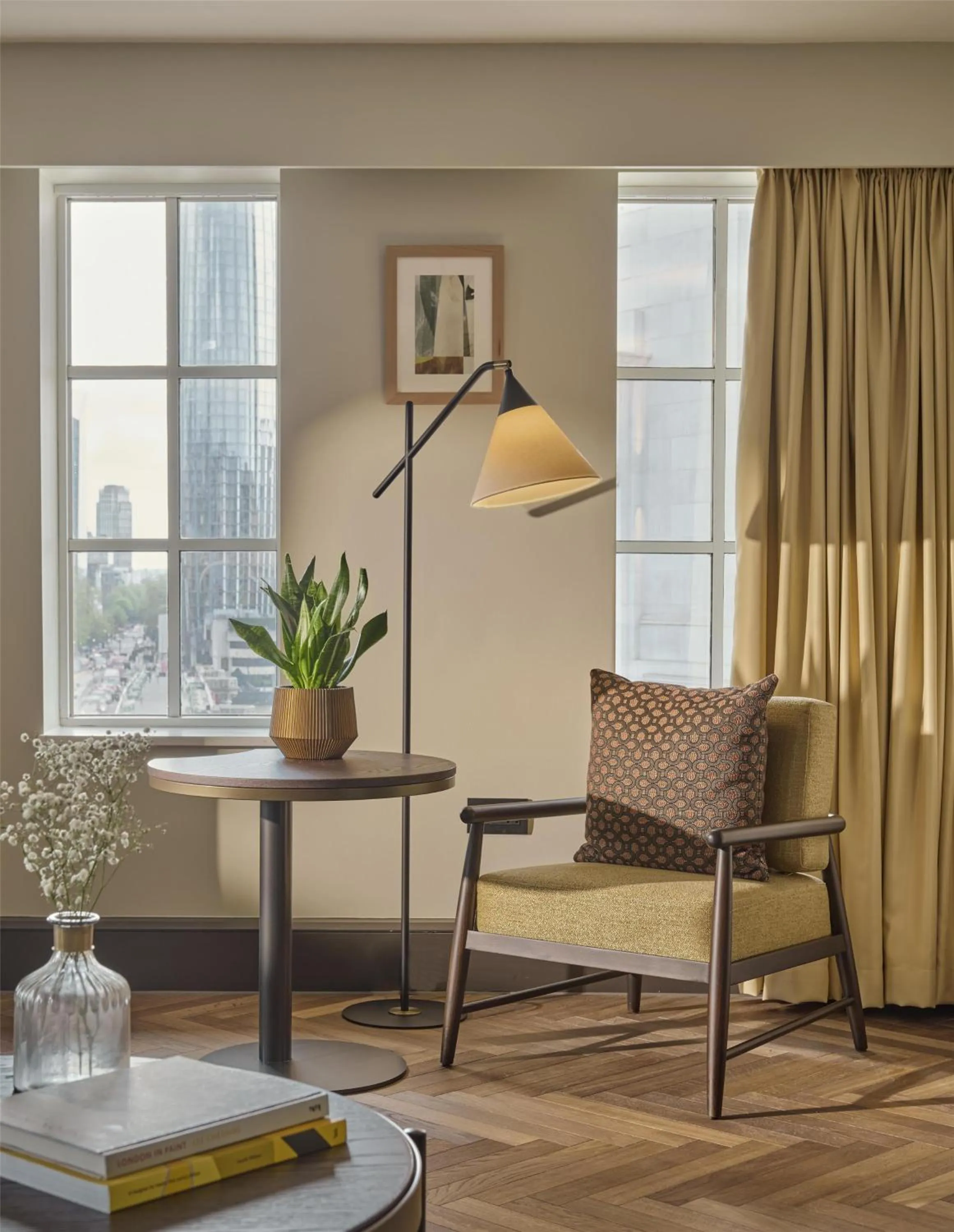 Living room in Hyatt Regency London Blackfriars