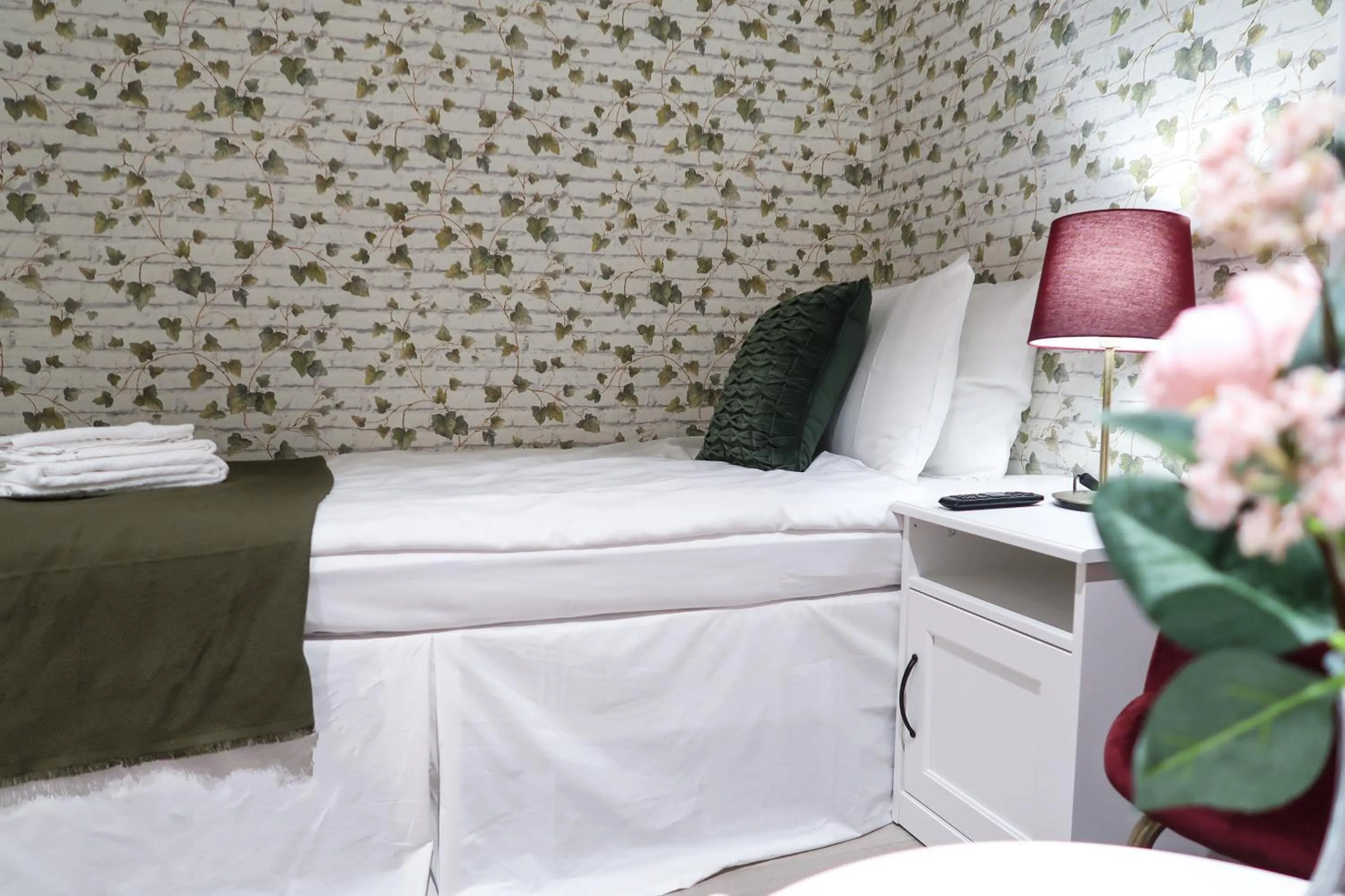 Bedroom, Bed in Hotel City Living