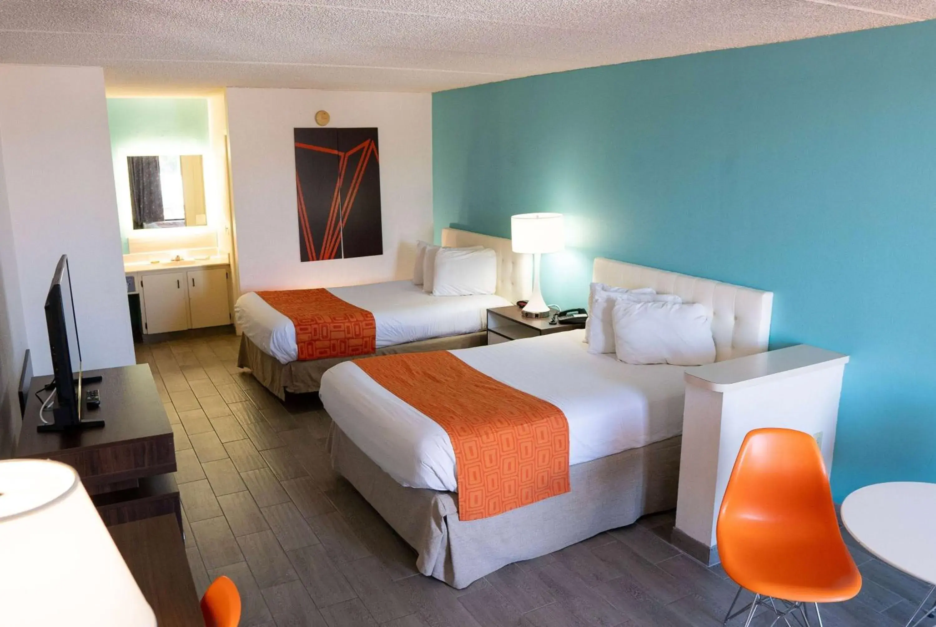 Photo of the whole room, Bed in Howard Johnson by Wyndham Clearwater - Dunedin Photo of the whole room, Bed in Howard Johnson by Wyndham Clearwater - Dunedin