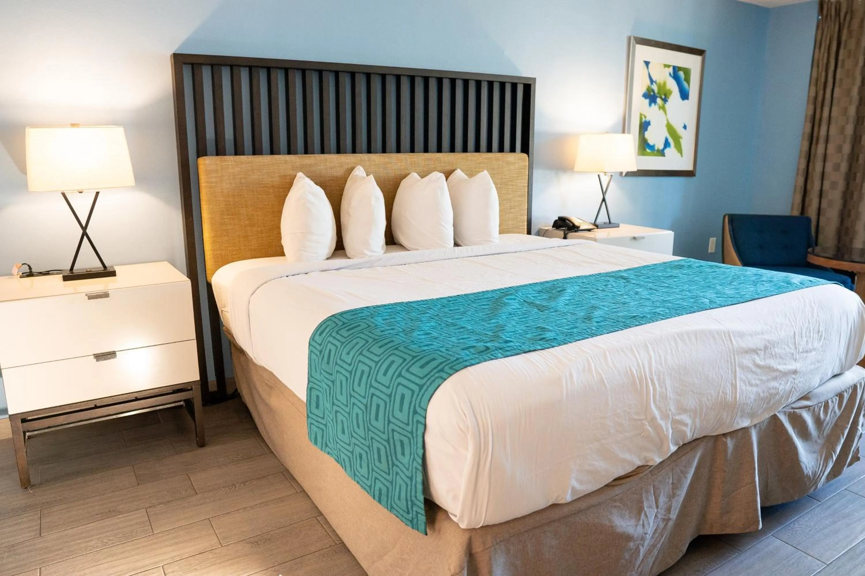 Bedroom, Bed in Howard Johnson by Wyndham Clearwater - Dunedin