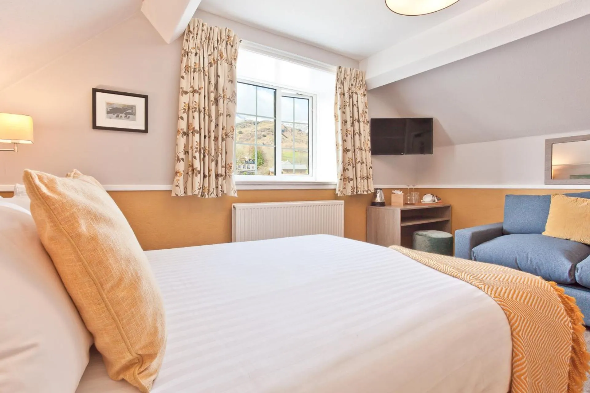 Bedroom, Bed in The Yewdale Inn and Hotel Coniston Village