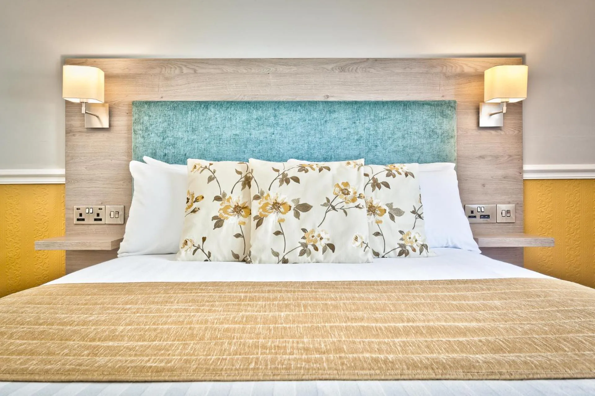 Bedroom, Bed in The Yewdale Inn and Hotel Coniston Village