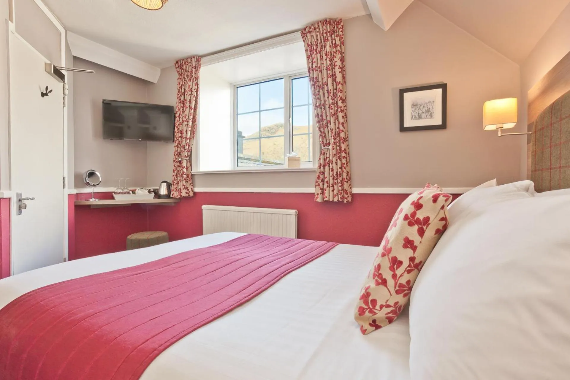Bedroom, Bed in The Yewdale Inn and Hotel Coniston Village
