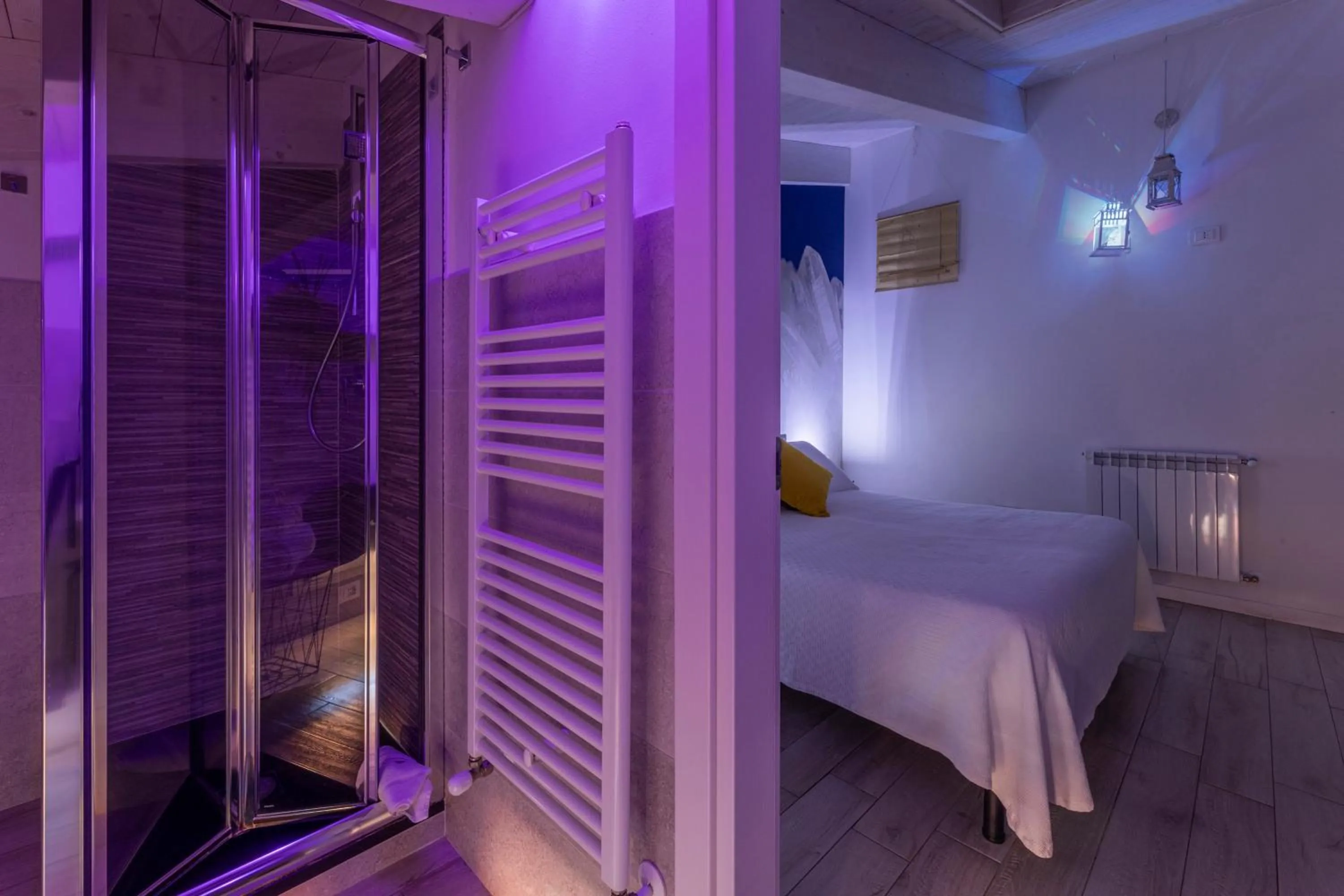 Bathroom, Bed in Acquamarina b&b