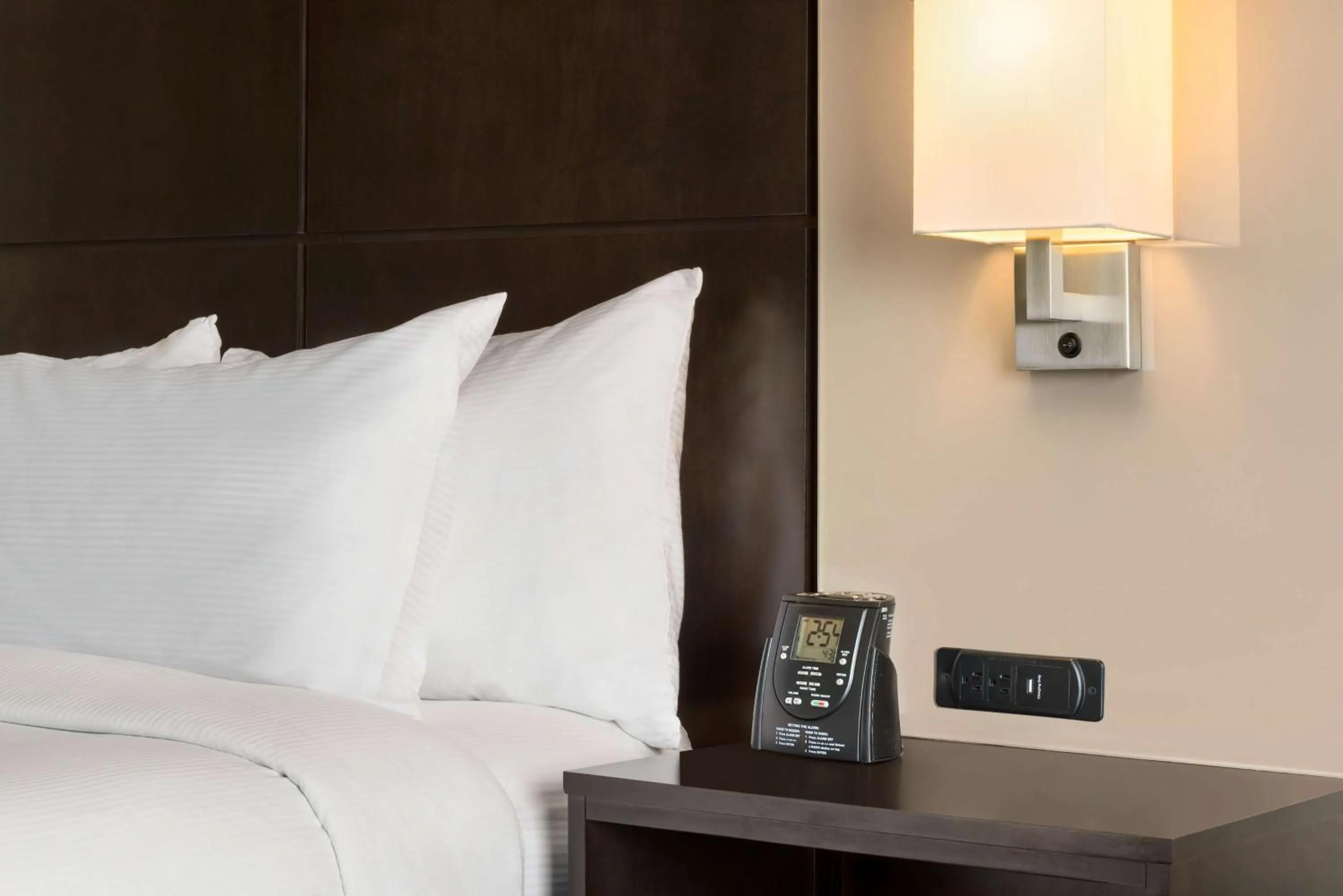 Bed in DoubleTree by Hilton Wichita Airport