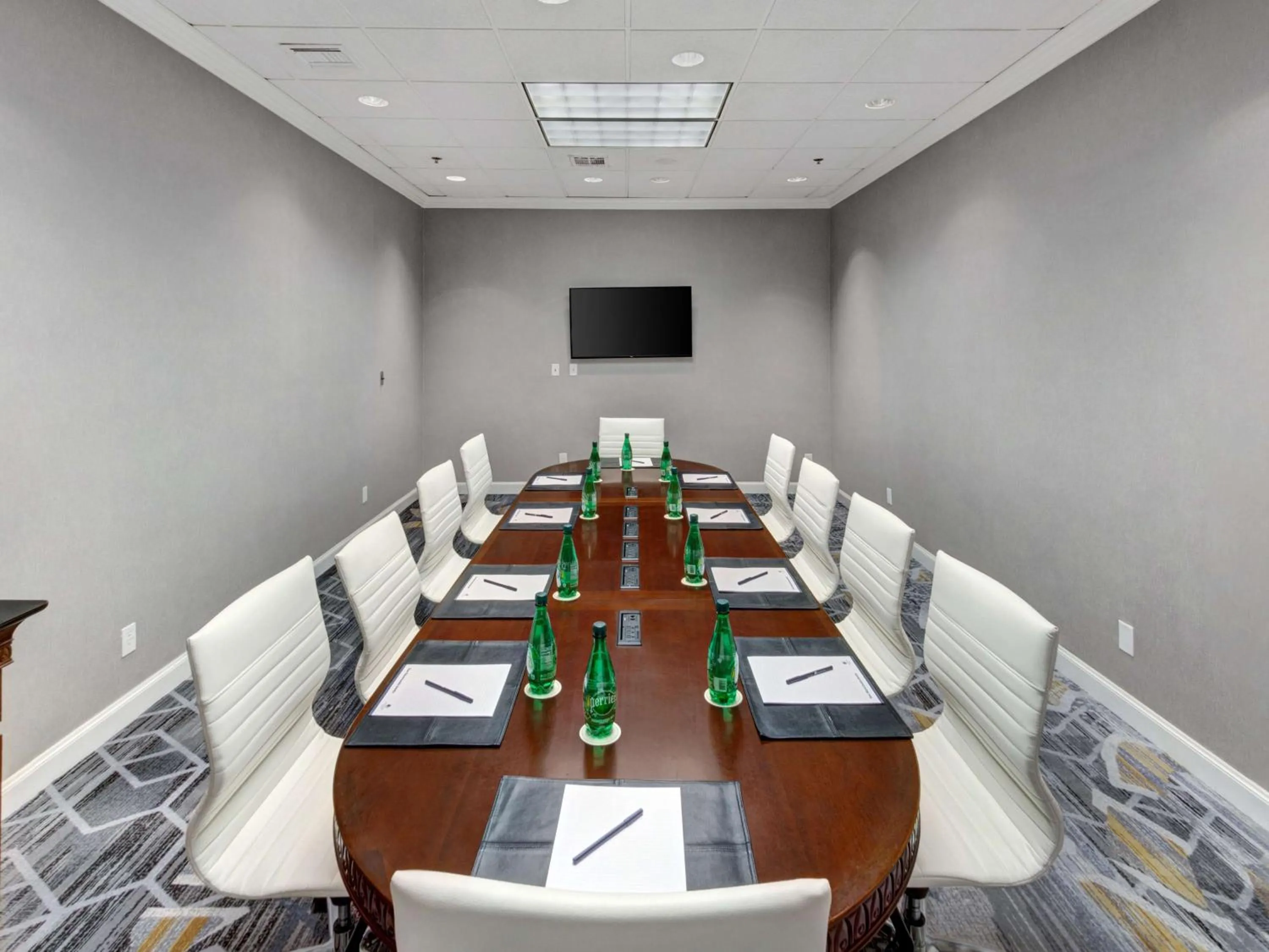 Meeting/conference room in DoubleTree by Hilton Wichita Airport