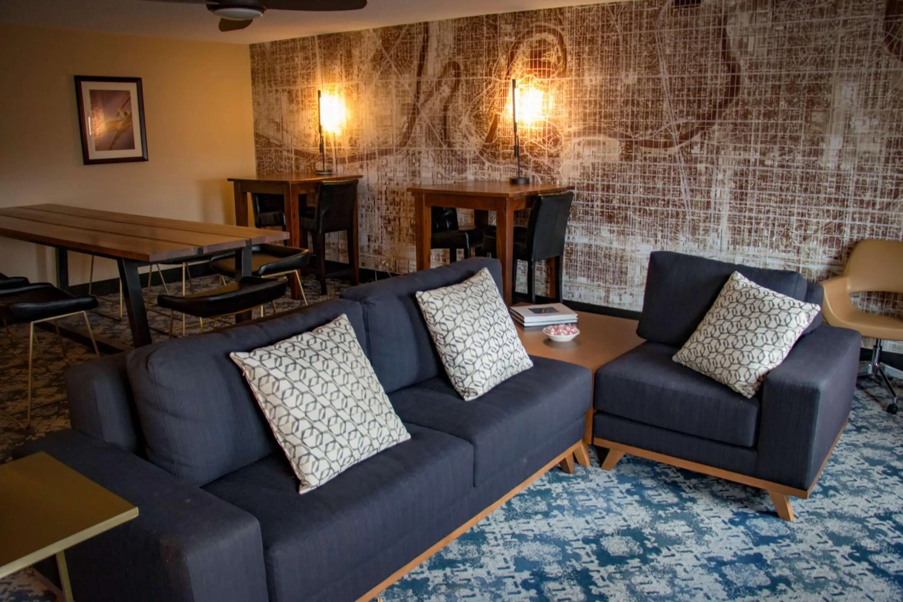 Lobby or reception in DoubleTree by Hilton Wichita Airport