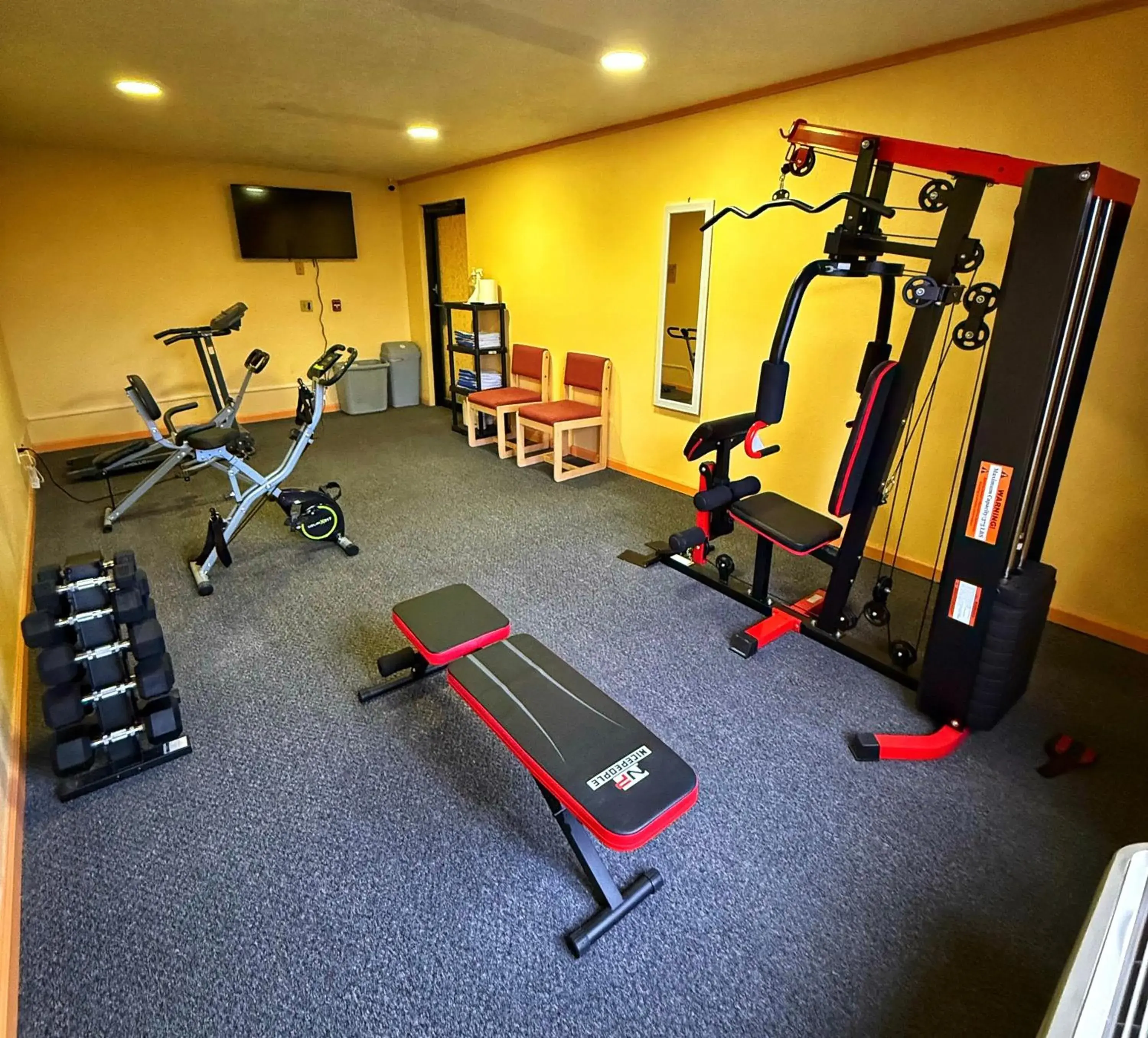 Fitness centre/facilities in Super 8 by Wyndham Hillsville Fitness centre/facilities in Super 8 by Wyndham Hillsville