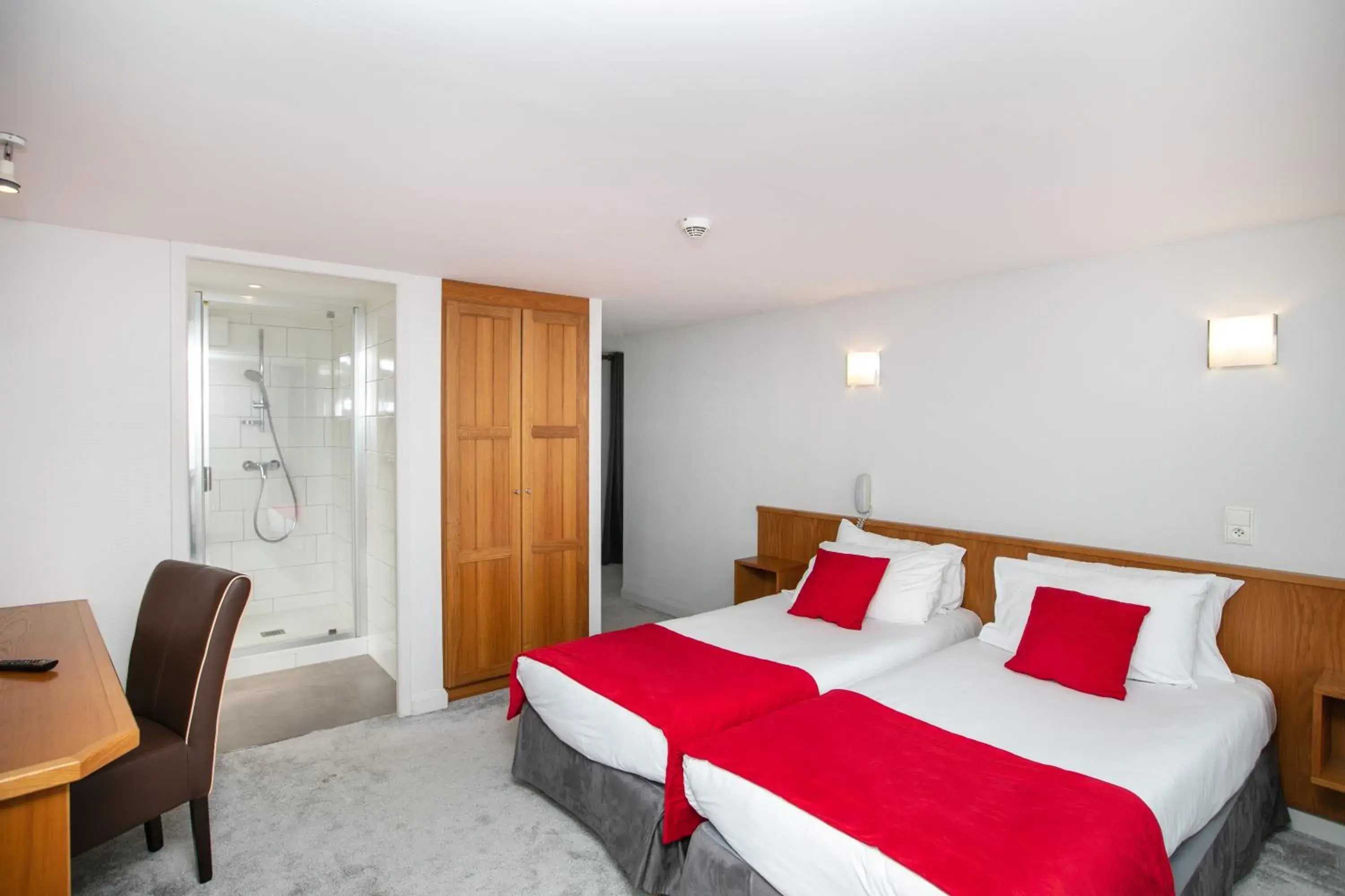 Standard Double or Twin Room in Hotel Restaurant Bonnet Standard Double or Twin Room in Hotel Restaurant Bonnet