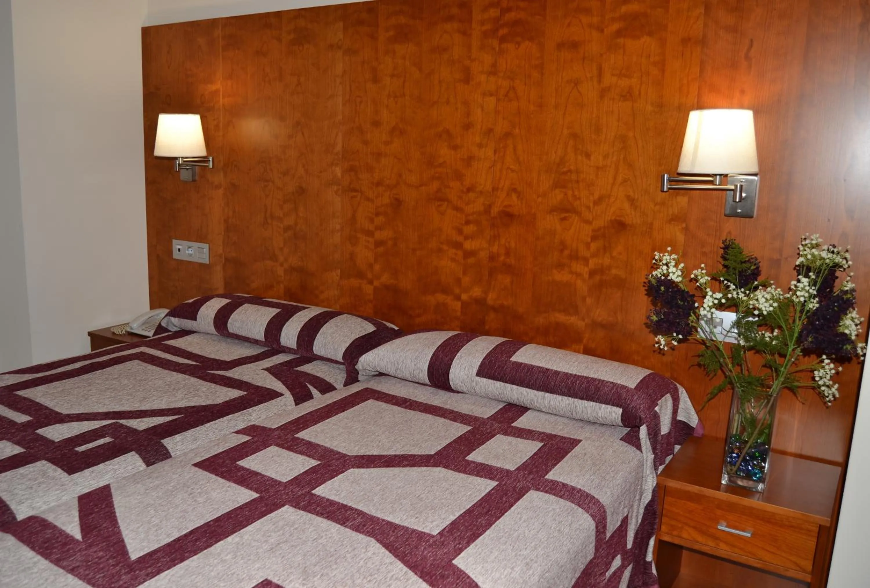 Photo of the whole room, Bed in Hotel Jarama