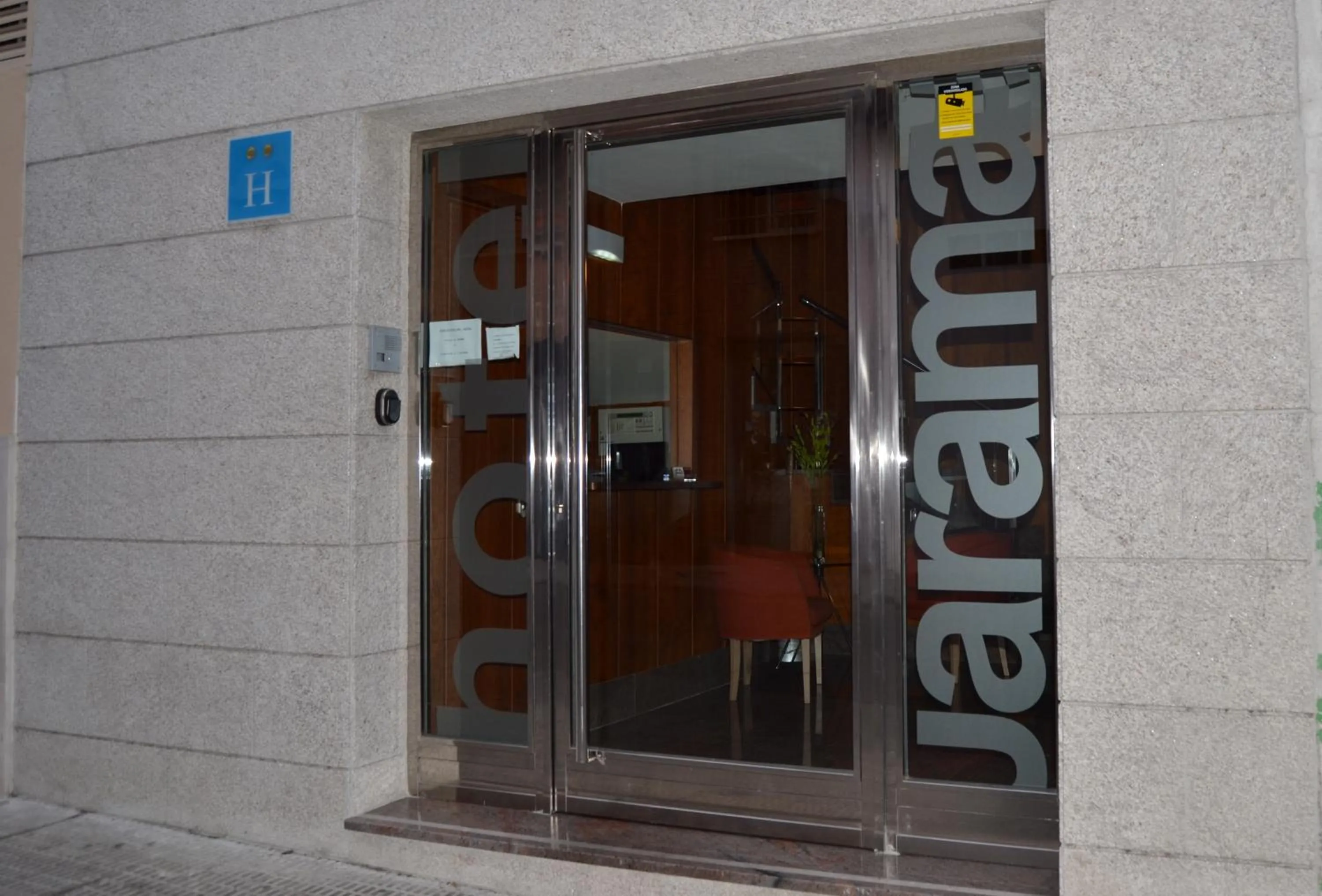 Facade/entrance in Hotel Jarama