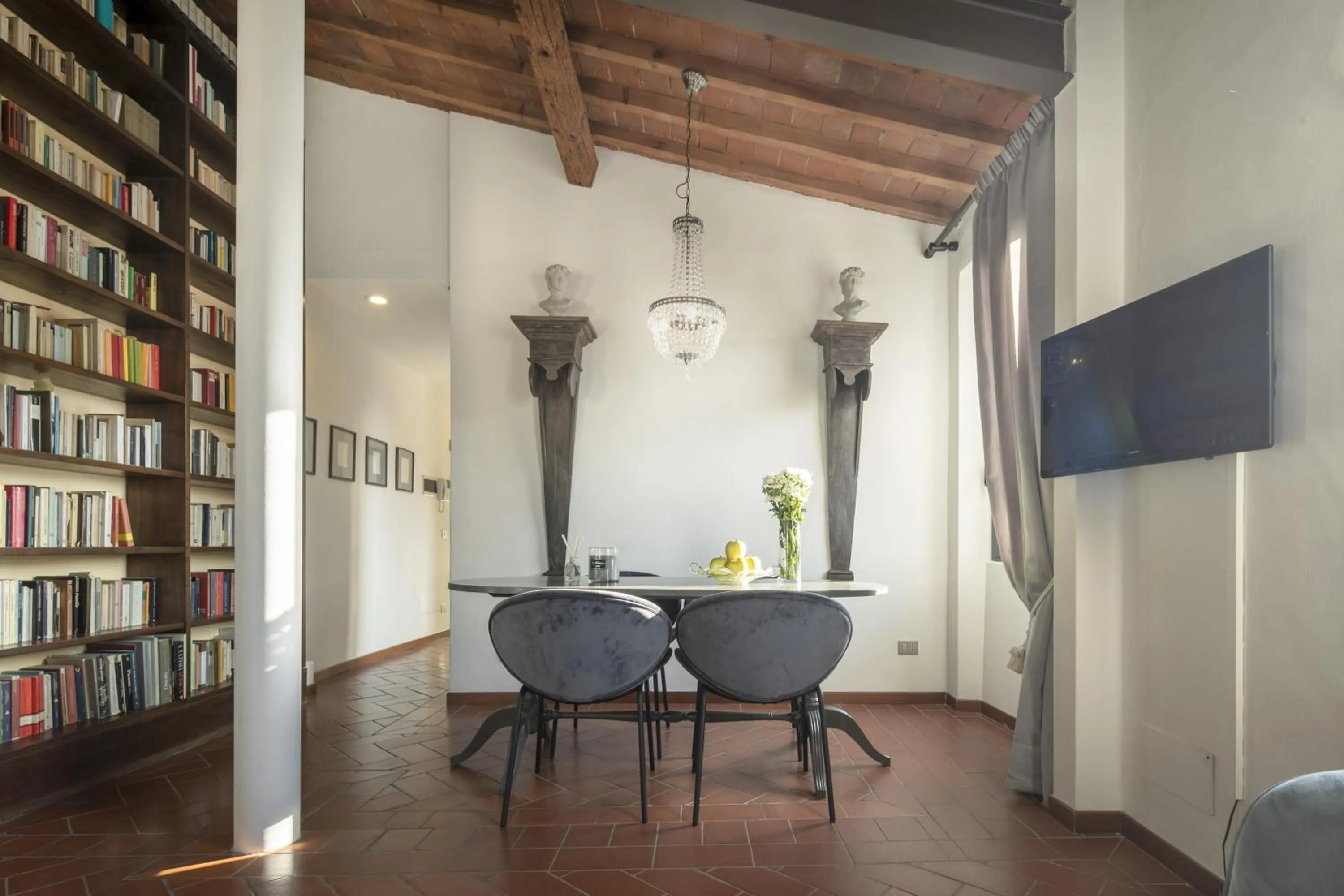 Library in Pitti Luxury Terrace by Mmega