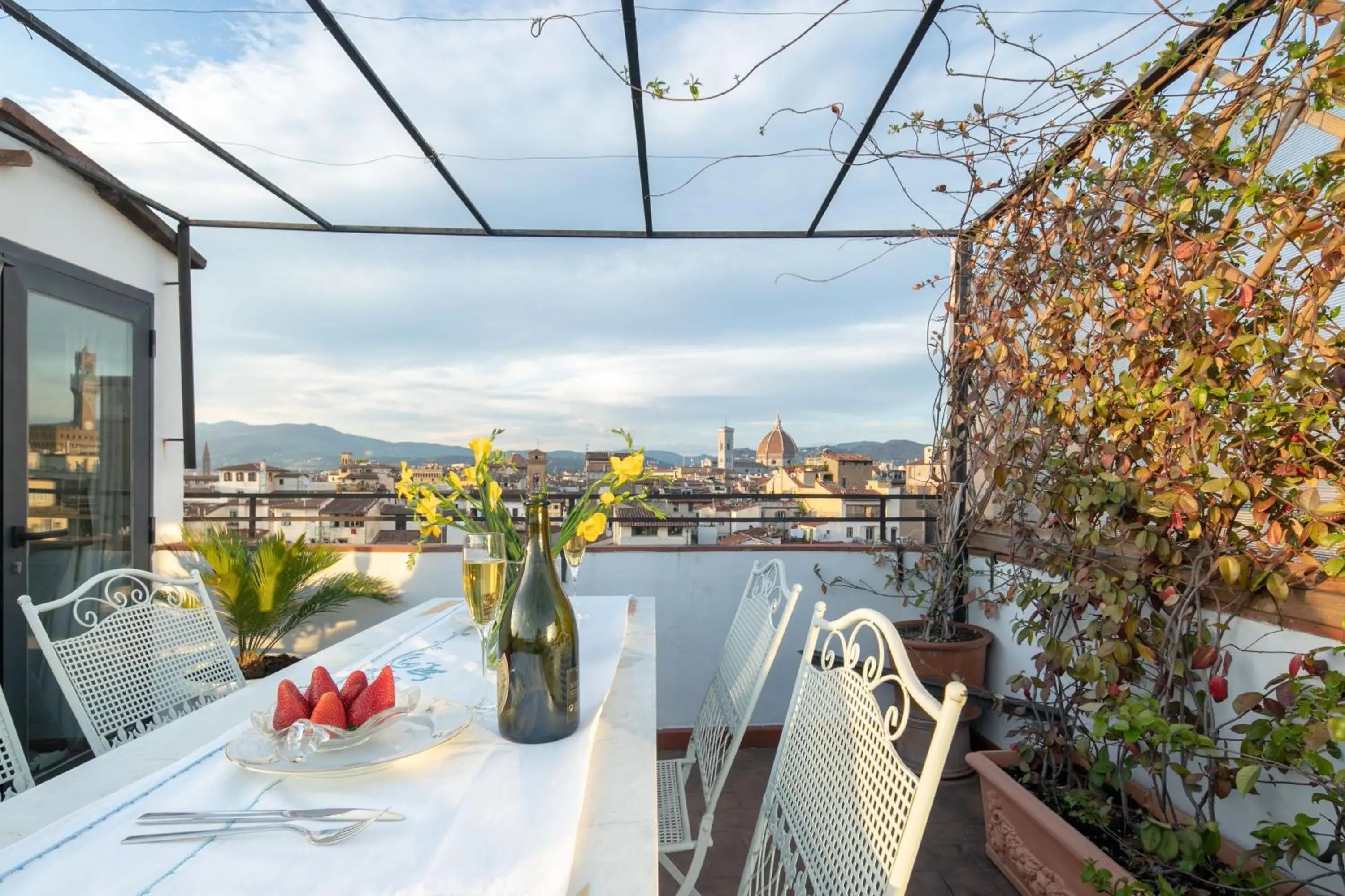 Property building in Pitti Luxury Terrace by Mmega Property building in Pitti Luxury Terrace by Mmega