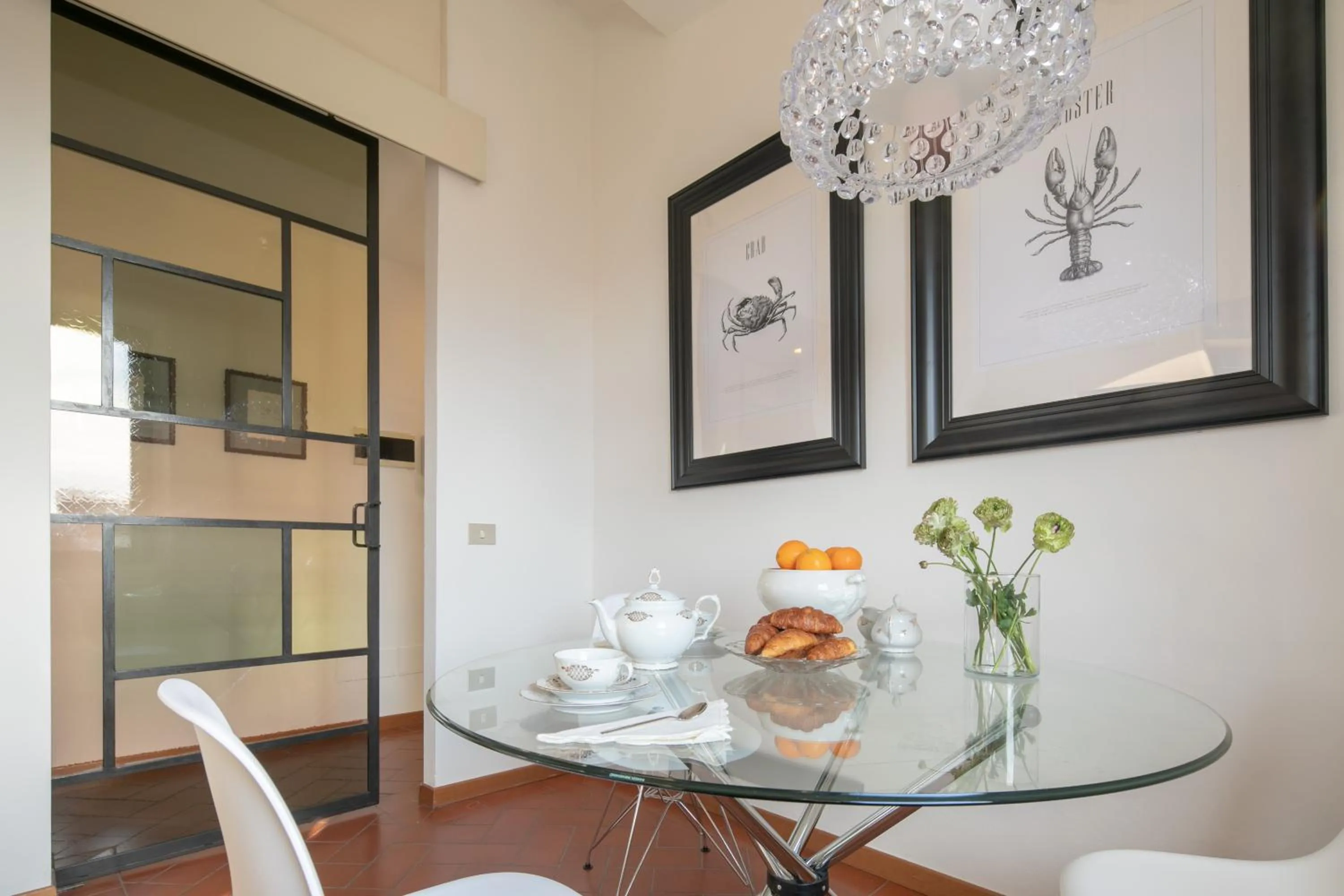 Dining area in Pitti Luxury Terrace by Mmega