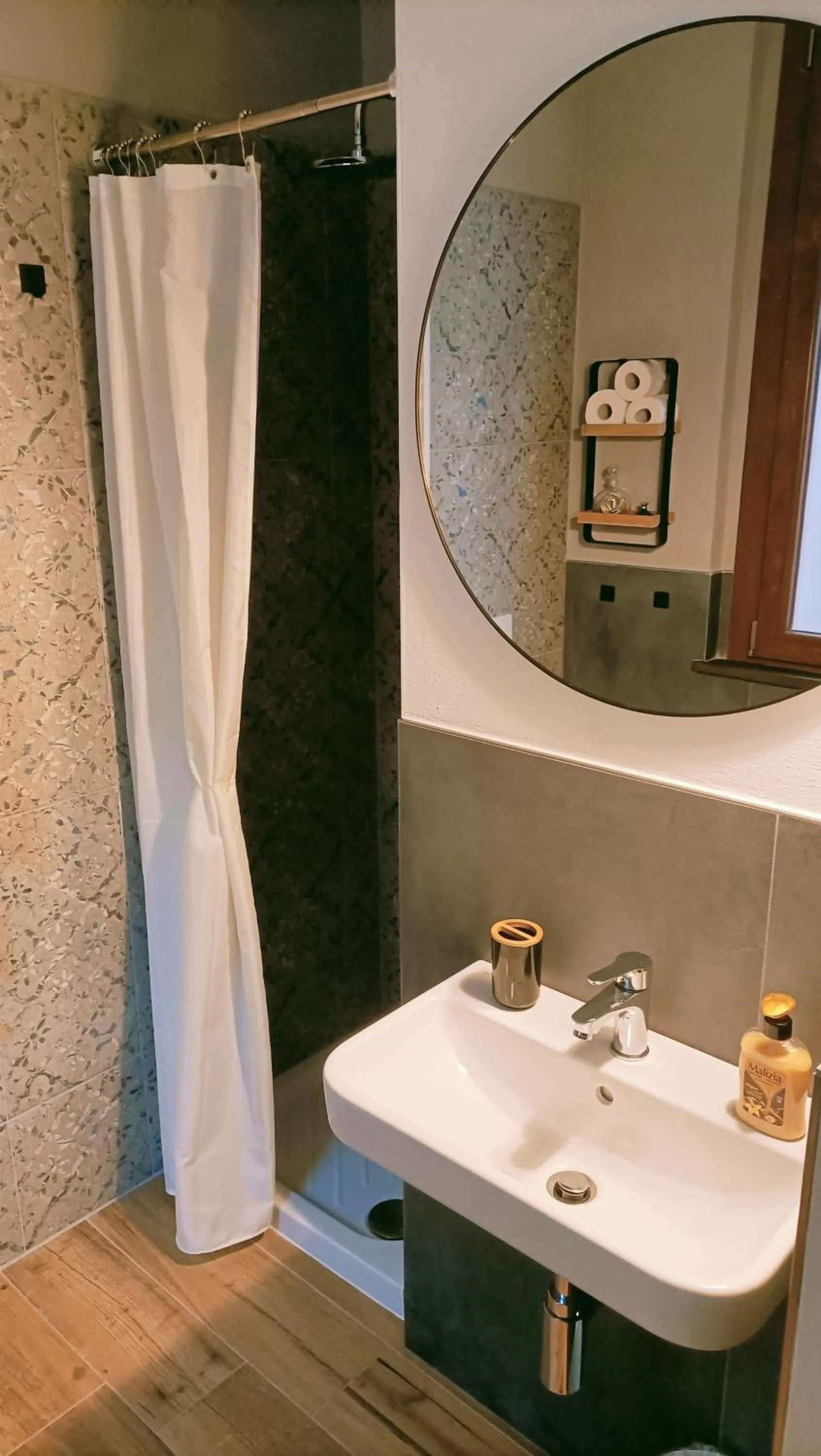 Double Room with Private Bathroom - single occupancy in Sweet Emily B&B