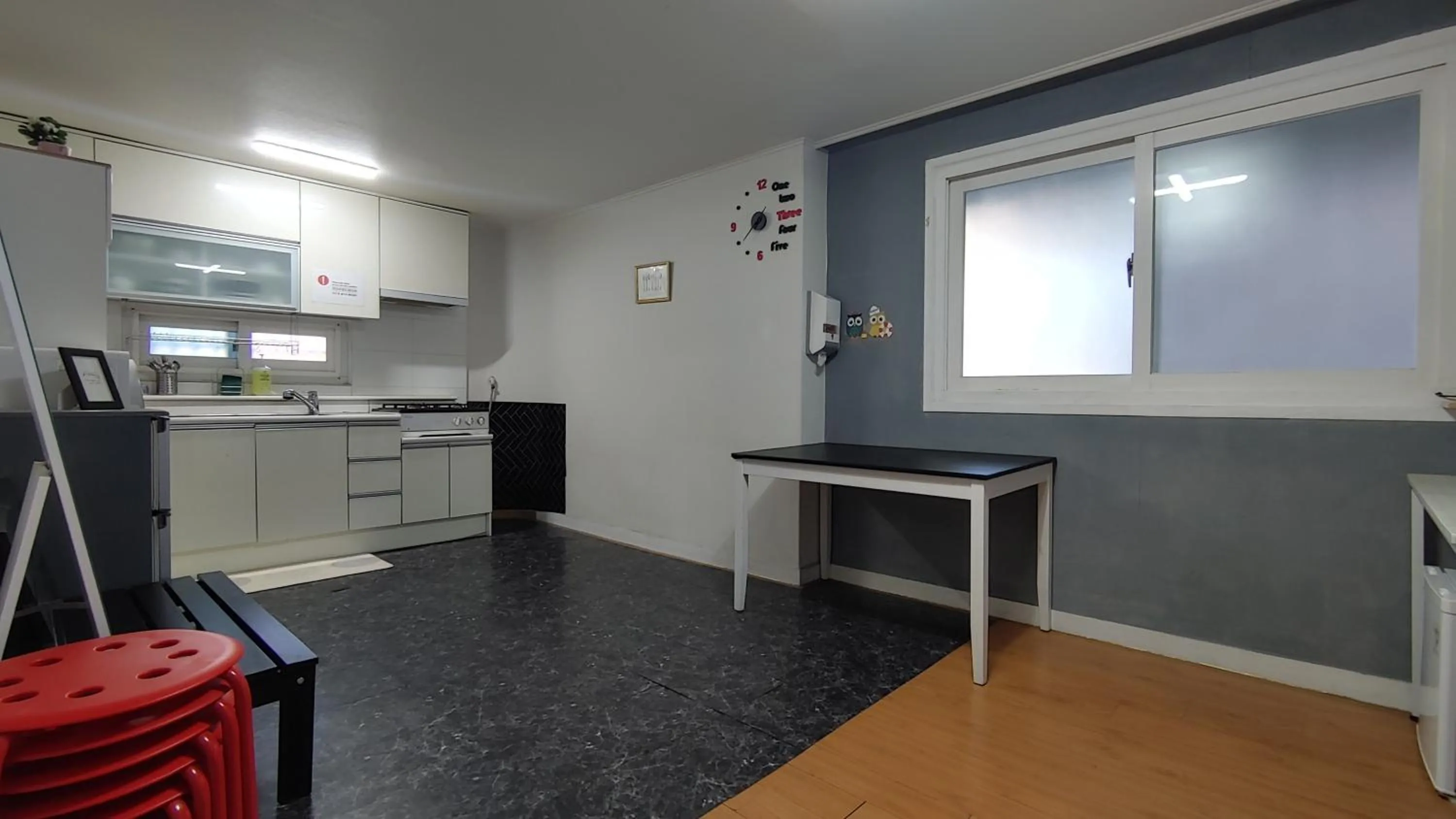 Dining area in 1012 House Namsan - Foreigner Only