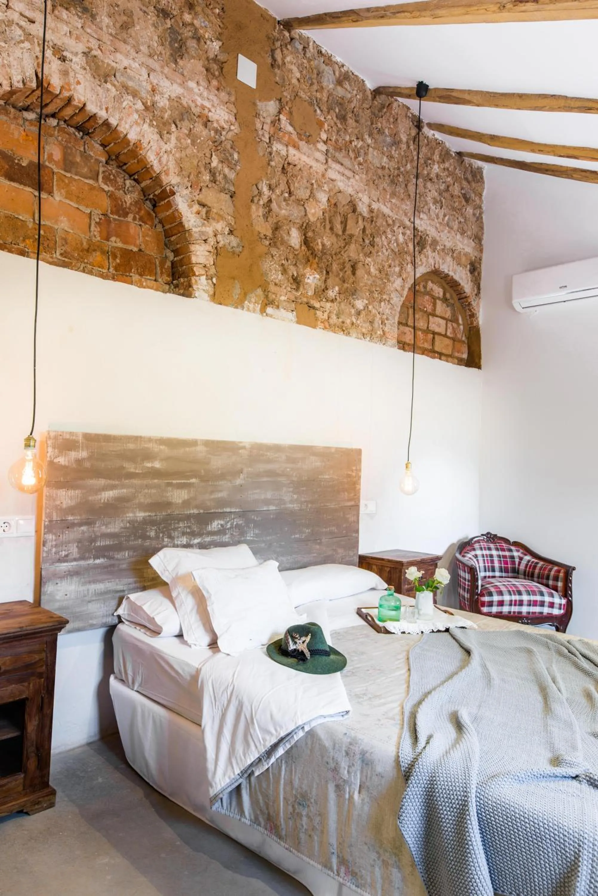 Photo of the whole room, Bed in Balneario Aguas de Villaharta