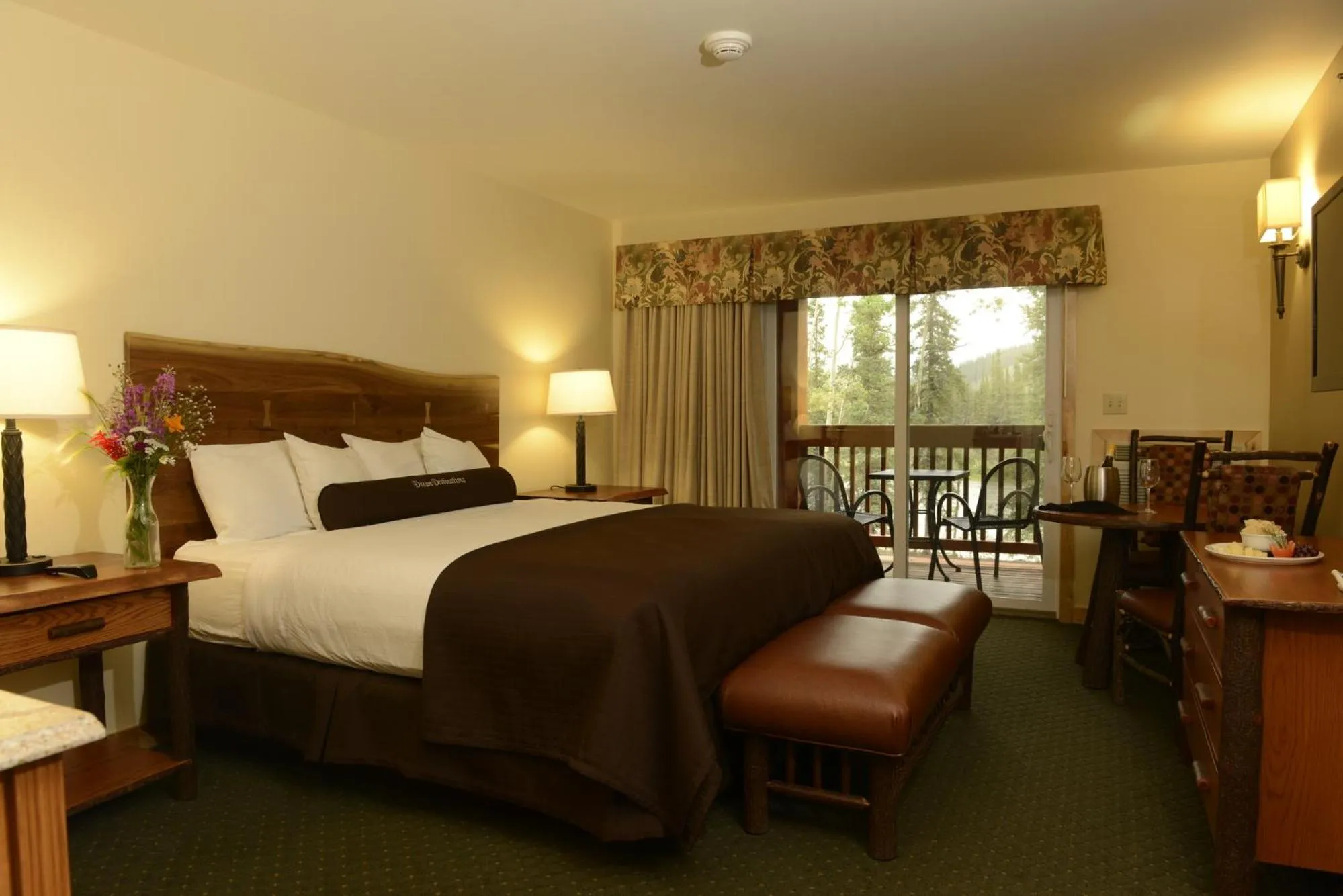 Bed in Denali Park Village