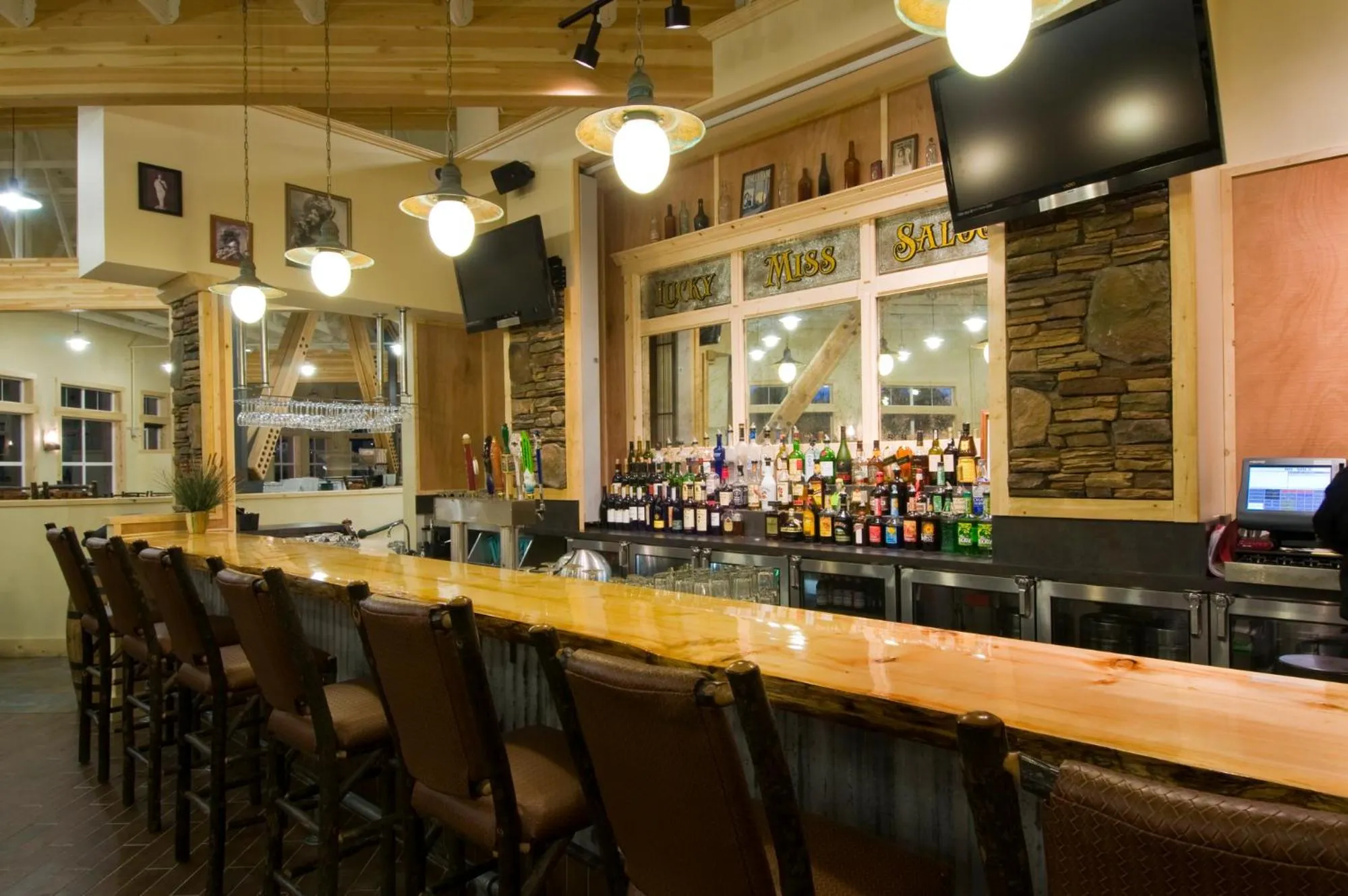Lounge or bar in Denali Park Village