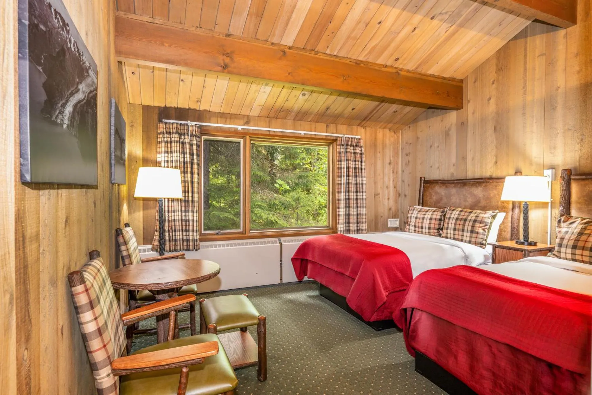 Bedroom, Bed in Glacier Bay Lodge