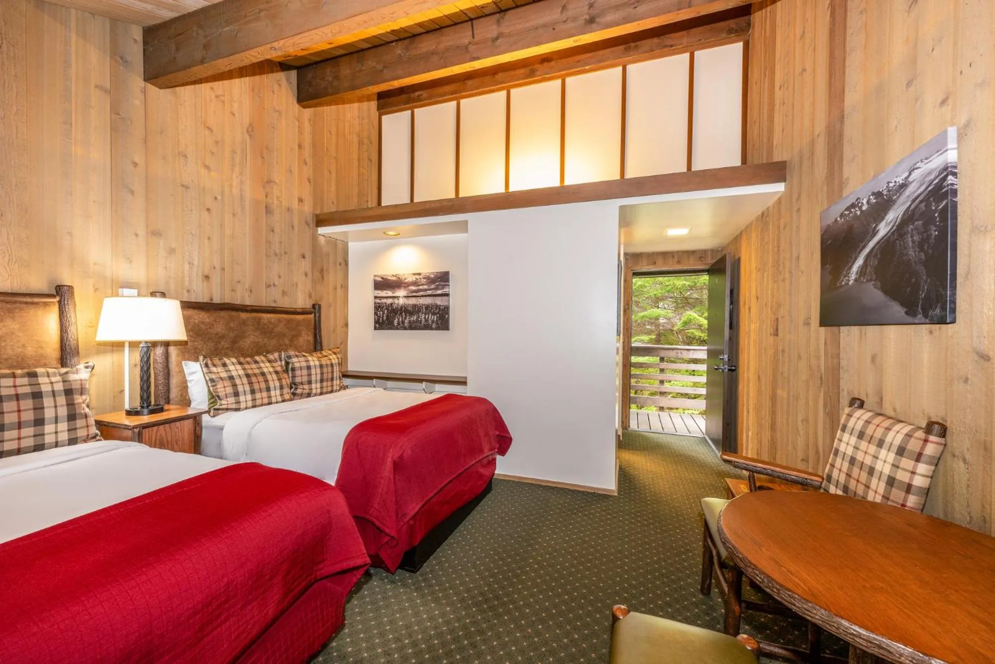 Bedroom, Bed in Glacier Bay Lodge