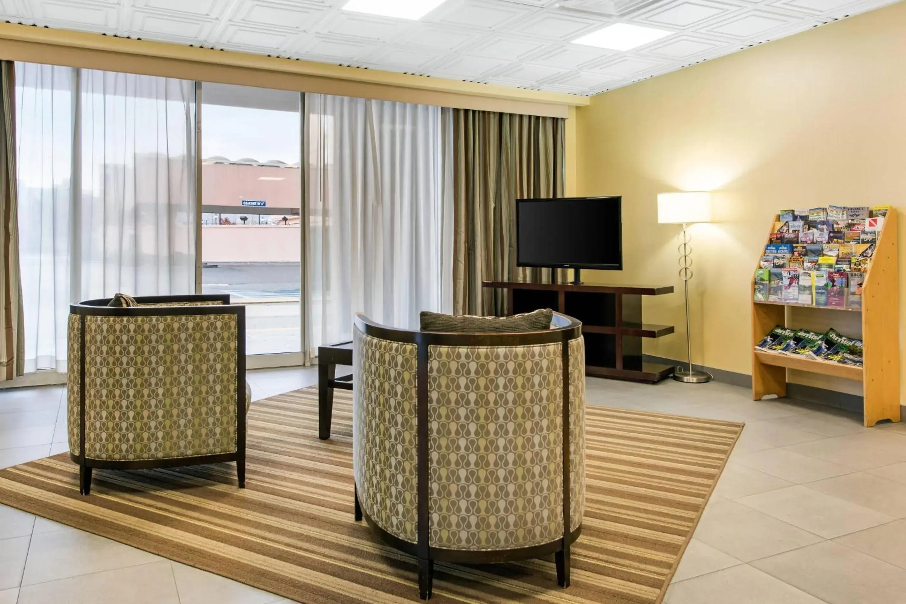 Lobby or reception in Quality Inn & Suites Charleston - Civic Center Lobby or reception in Quality Inn & Suites Charleston - Civic Center