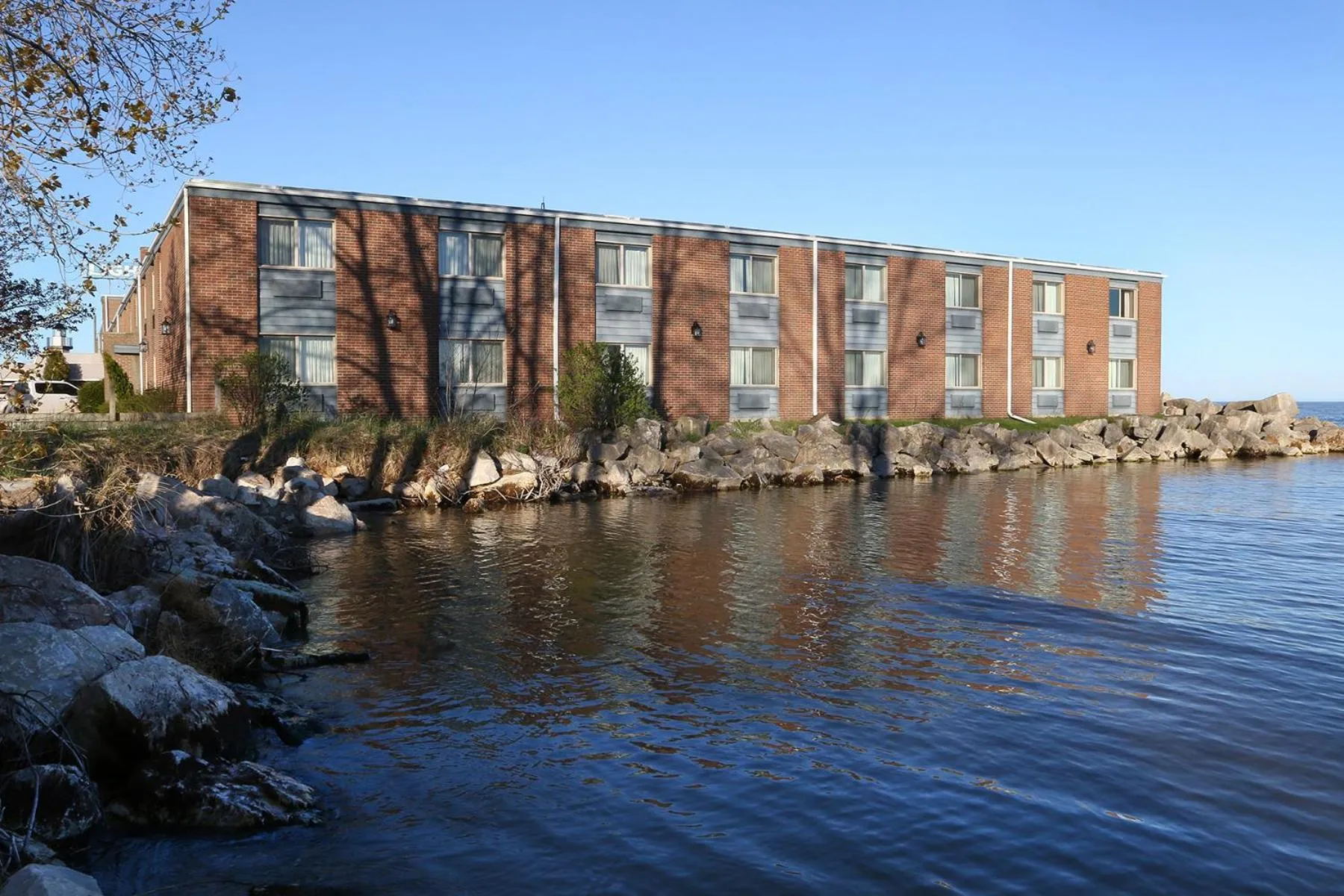 Lake view in Lighthouse Inn - Two Rivers