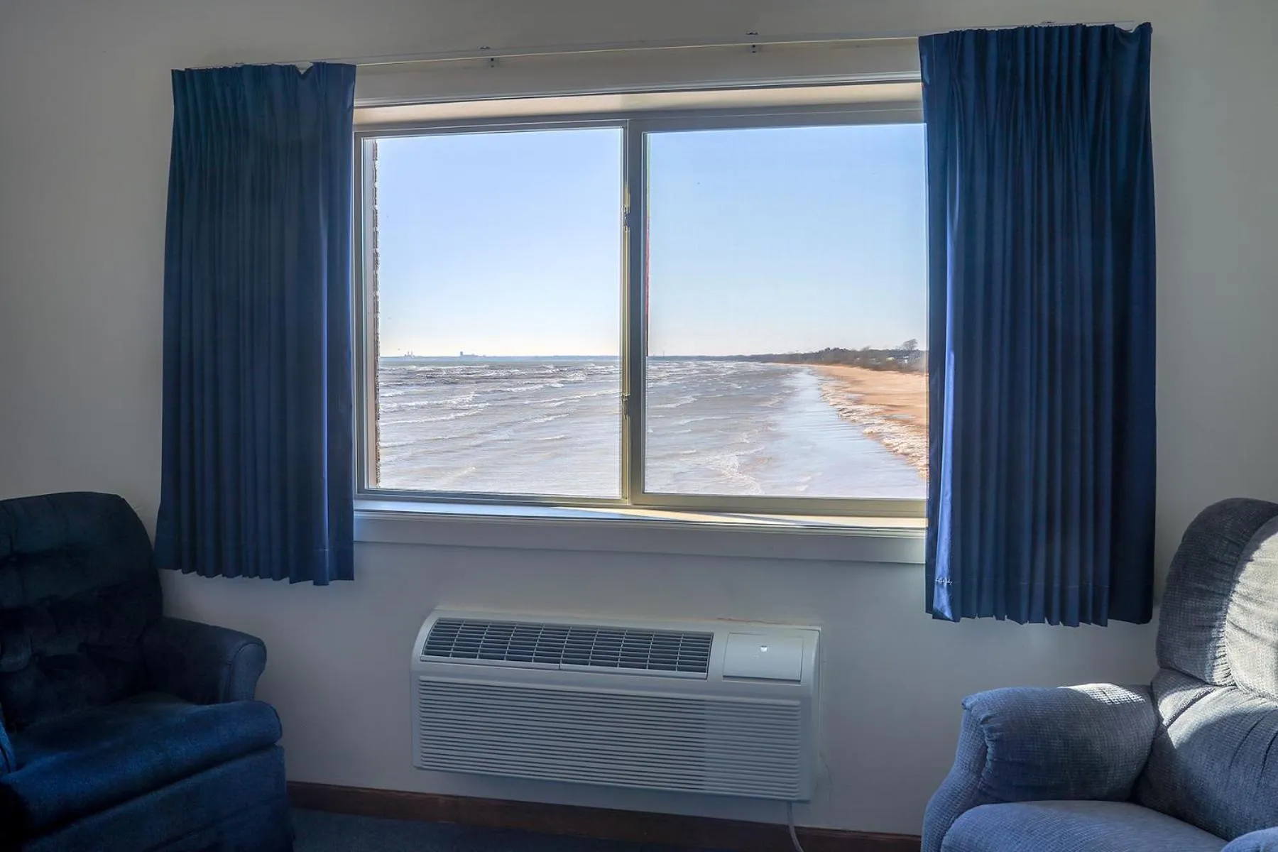 Lake view in Lighthouse Inn - Two Rivers