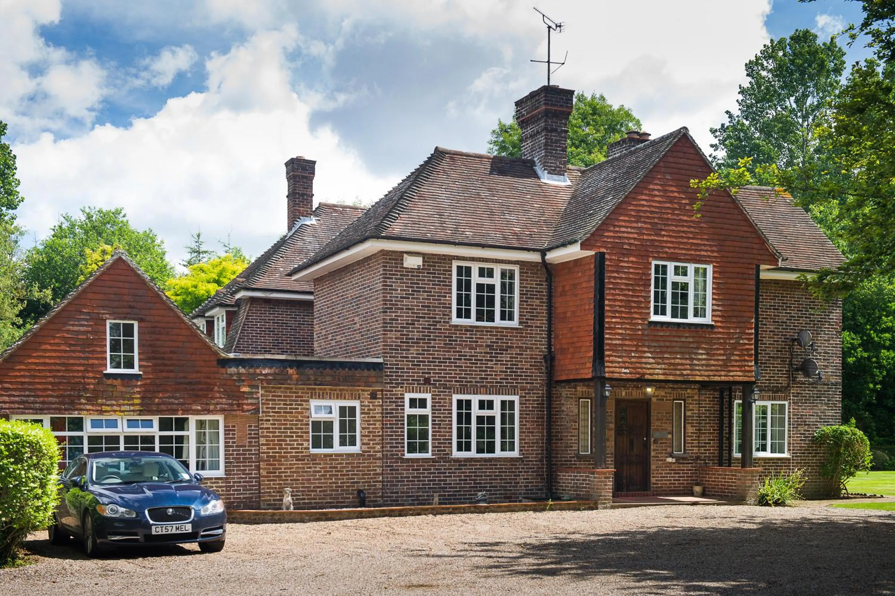 Facade/entrance in Claverton Hotel