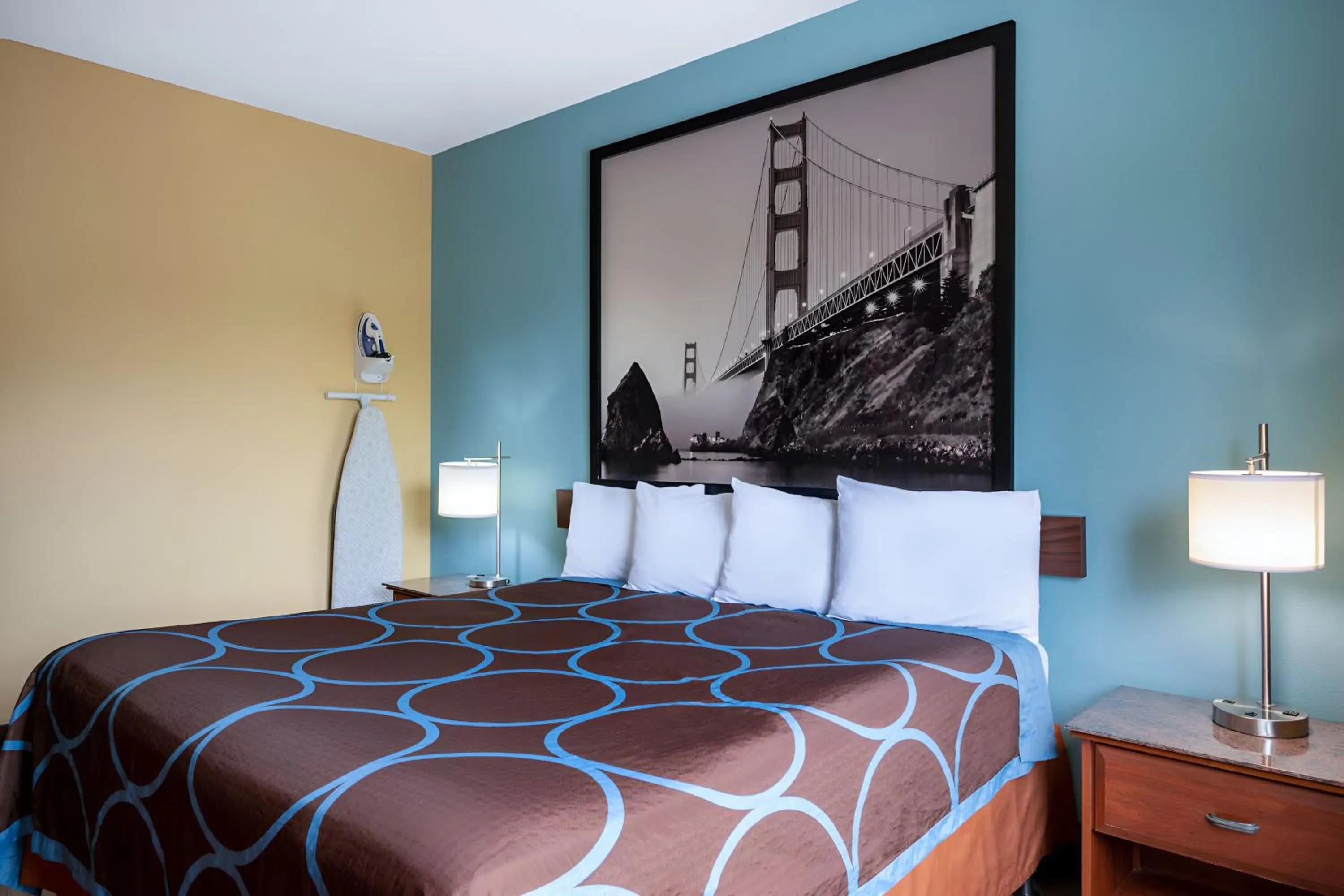 Bed in Super 8 by Wyndham Salisbury