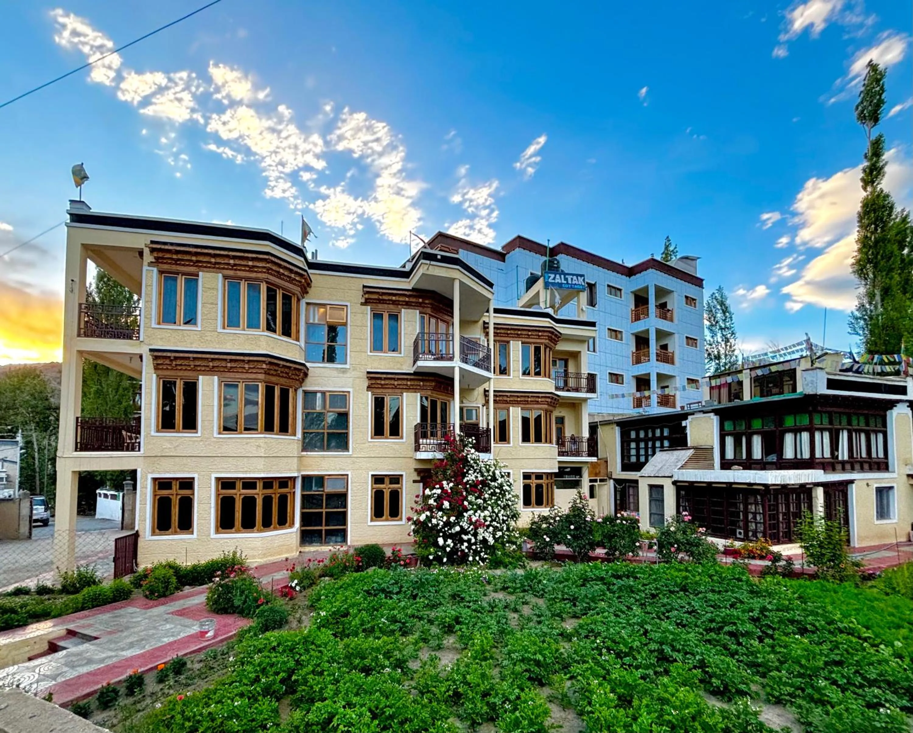 Property building in Zaltak Guest House and Hostel