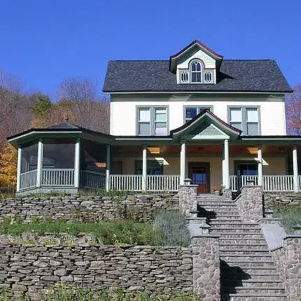 Breezy Hill Inn Breezy Hill Inn