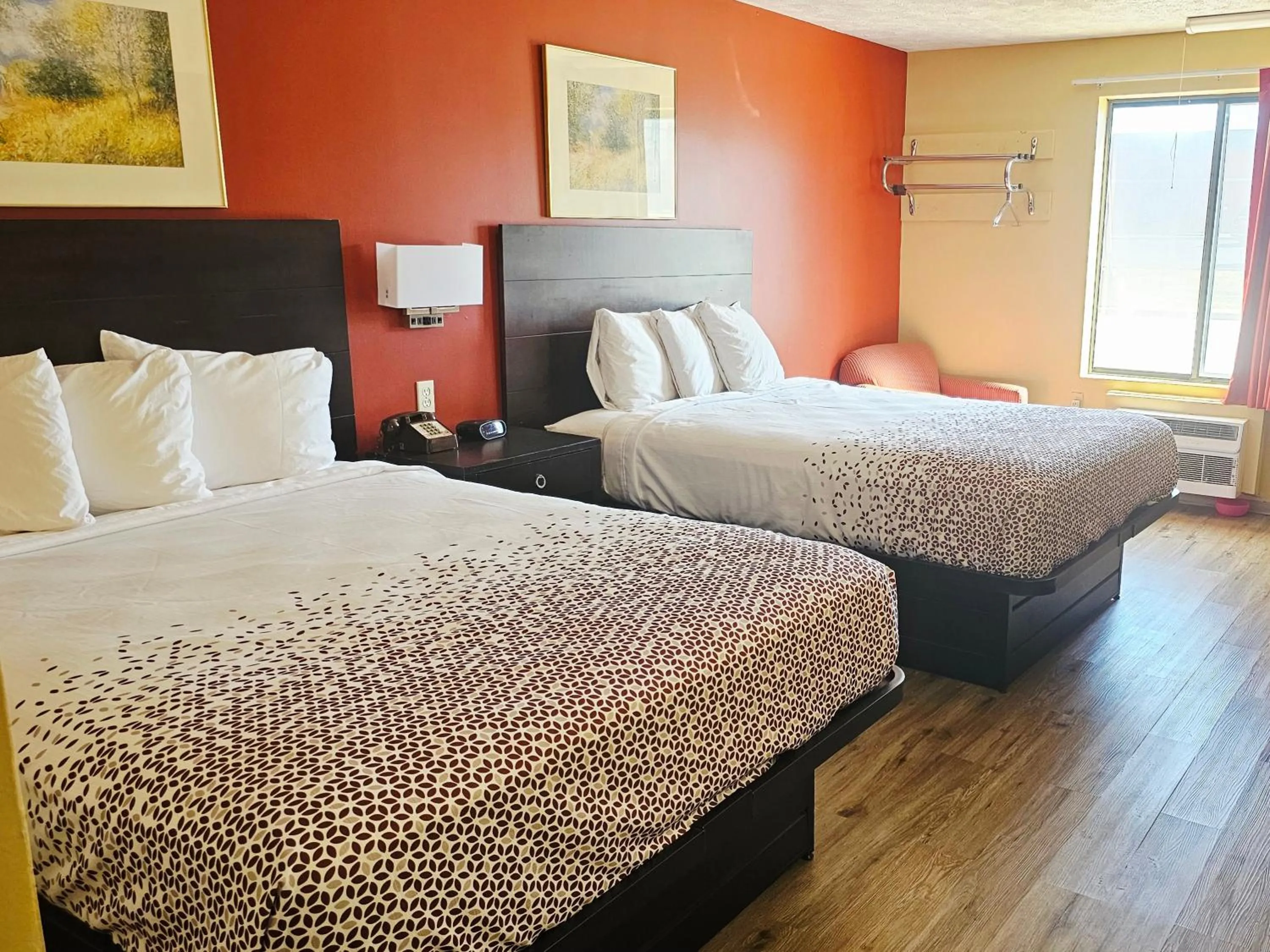 Bed in Budgetel inn & Suites