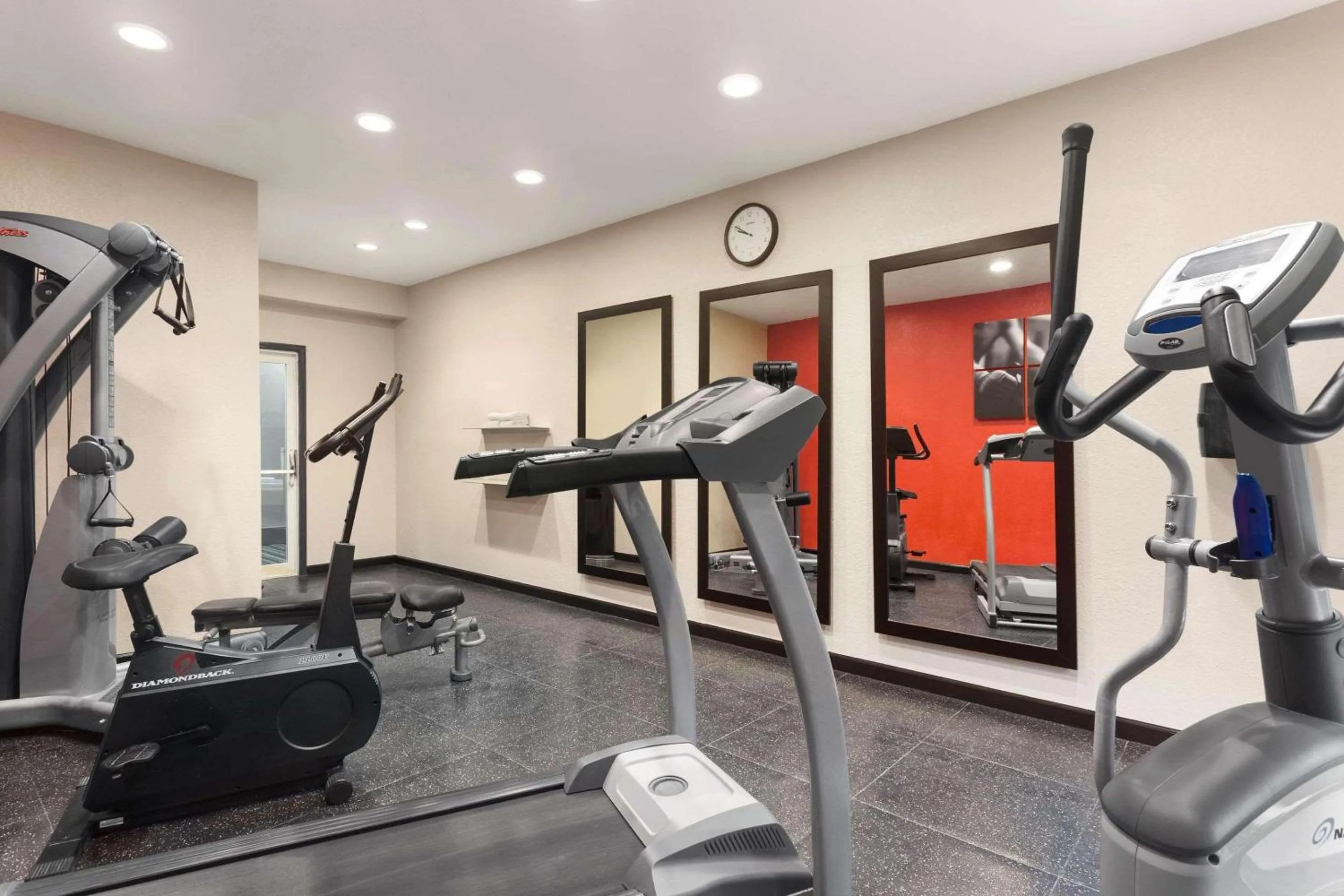 Fitness centre/facilities in Country Inn & Suites by Radisson, Jackson-Airport, MS