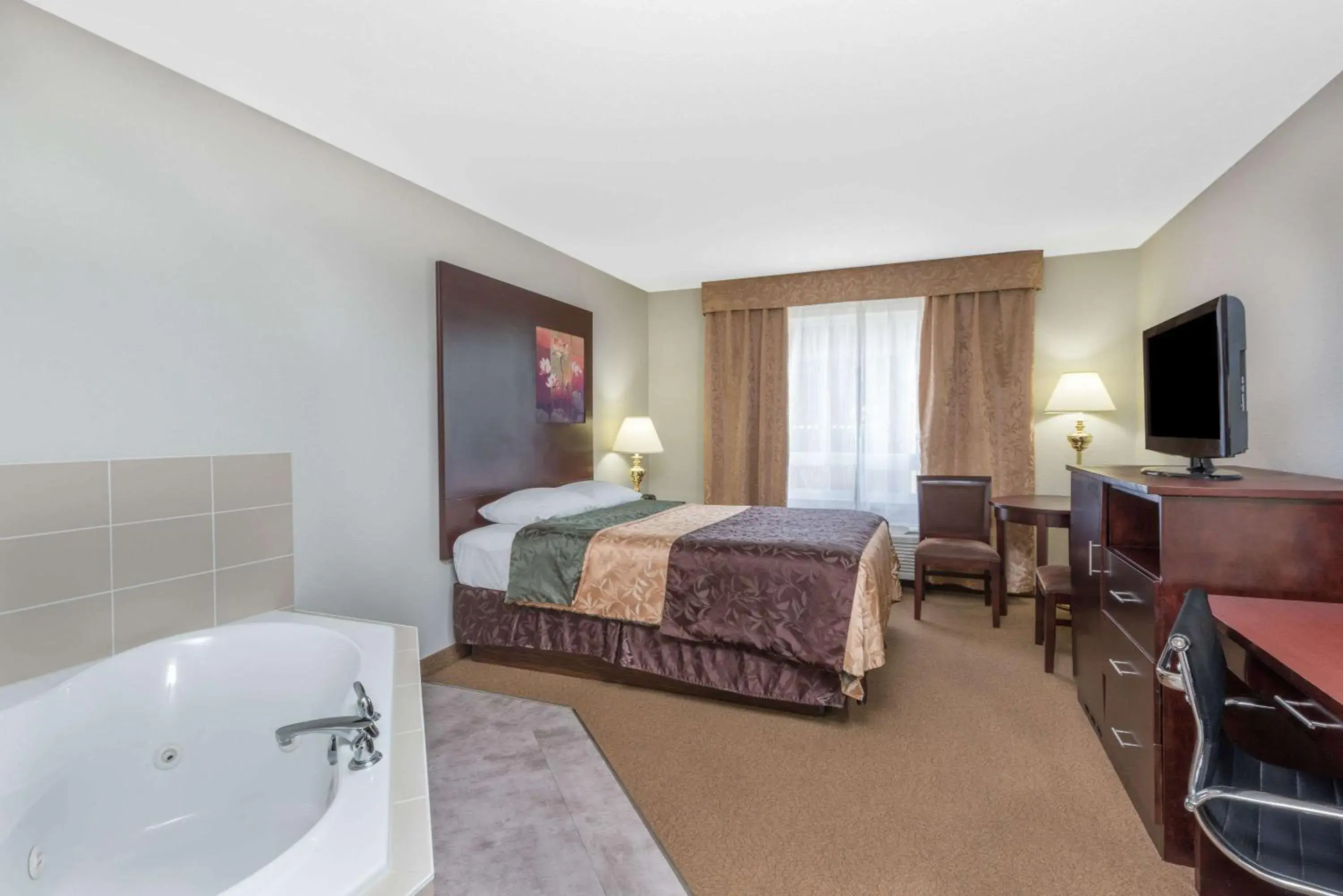 Photo of the whole room, Bed in Super 8 by Wyndham Innisfail Photo of the whole room, Bed in Super 8 by Wyndham Innisfail