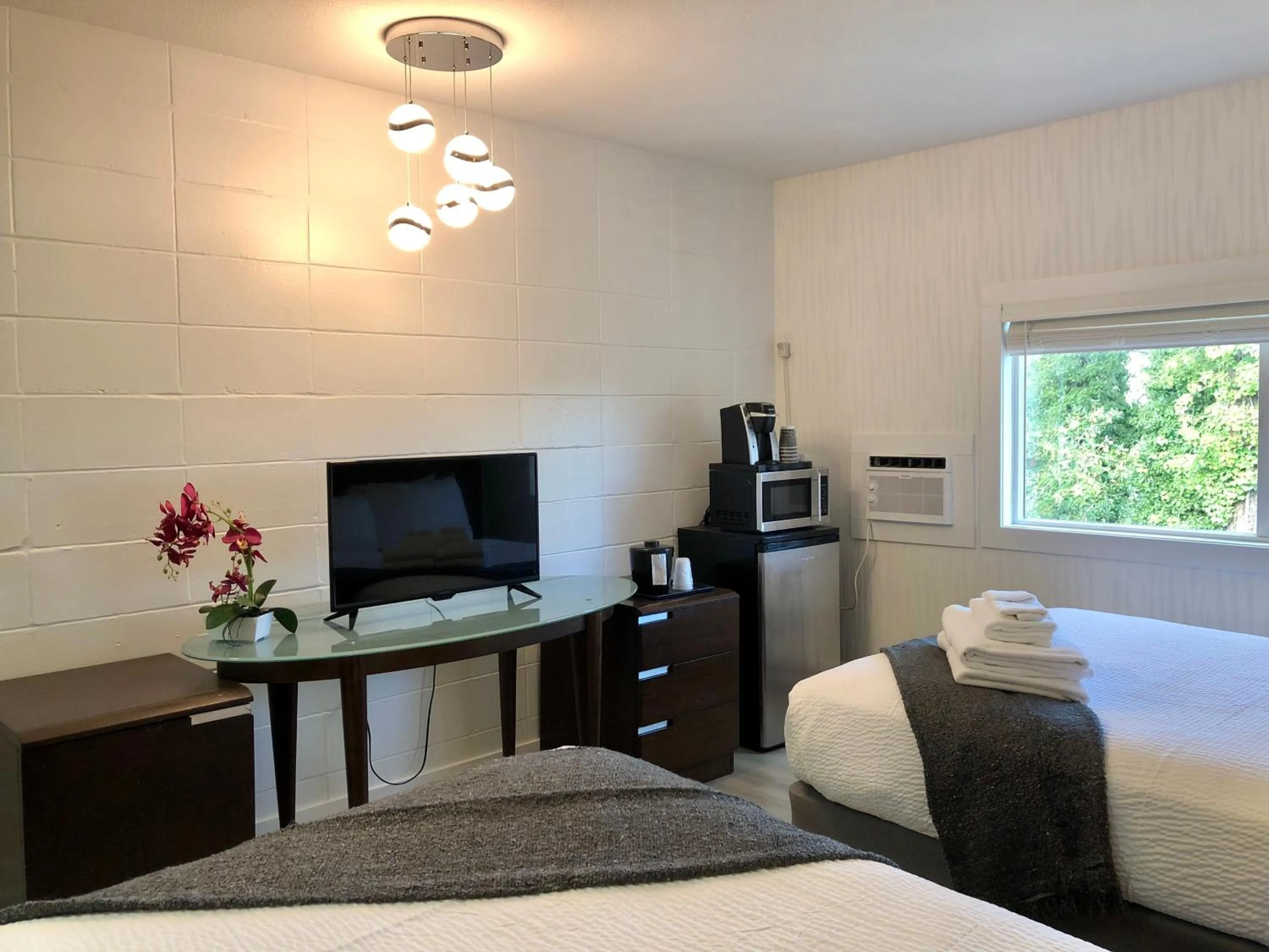 Bedroom, Bed in The Spot