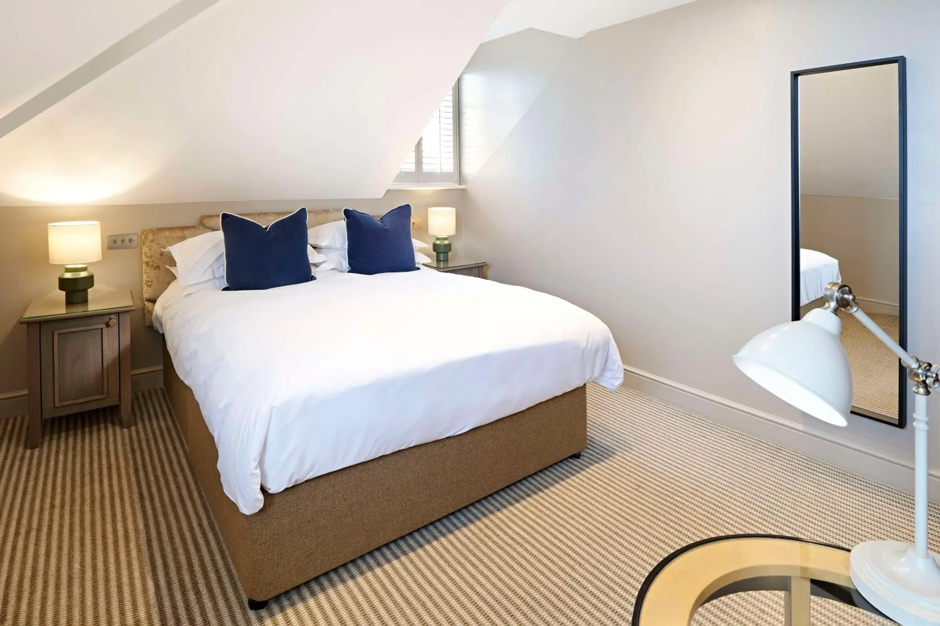 Bedroom, Bed in The Kings Arms Bedroom, Bed in The Kings Arms